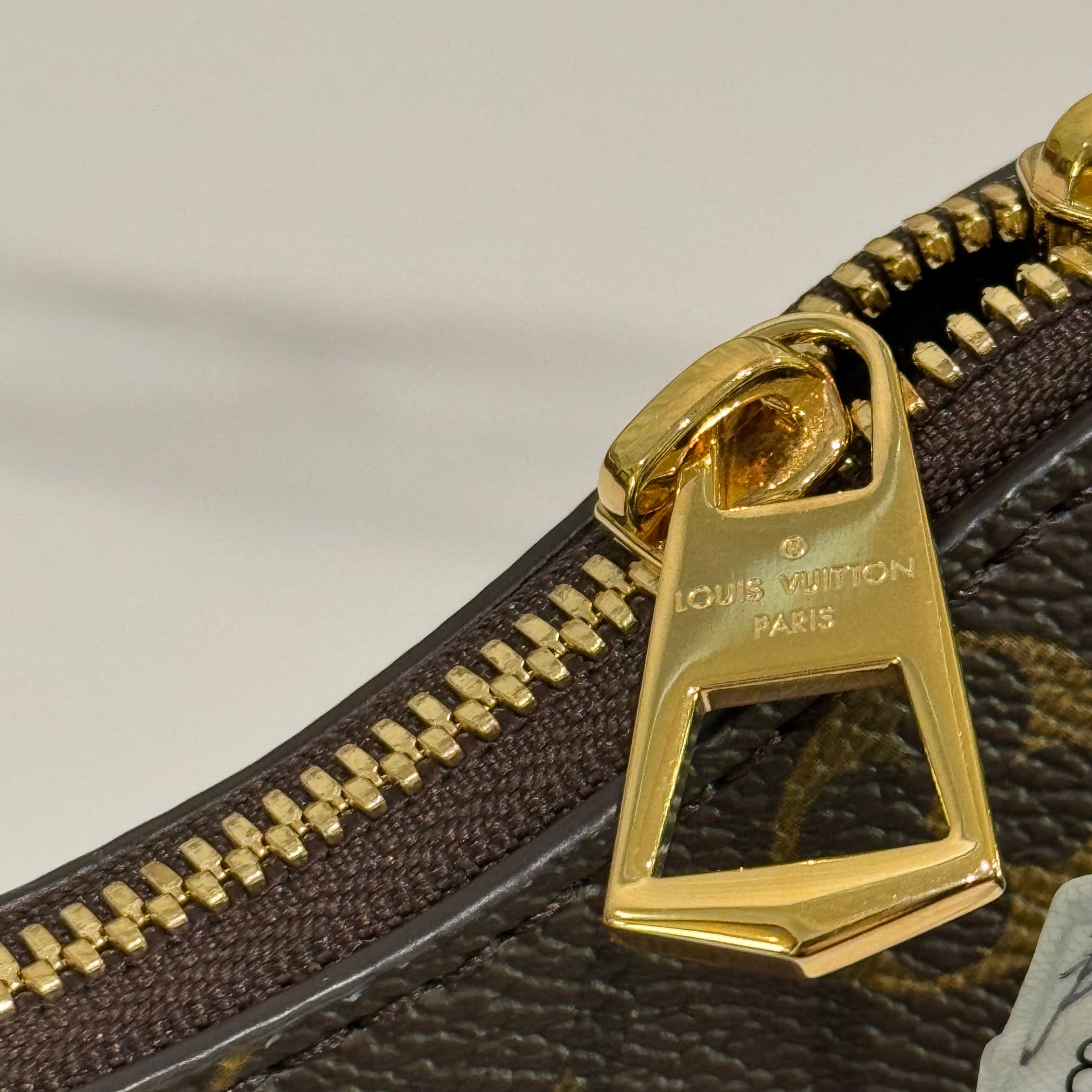 LOUIS VUITTON BOULOGNE BLACK HORN BAG