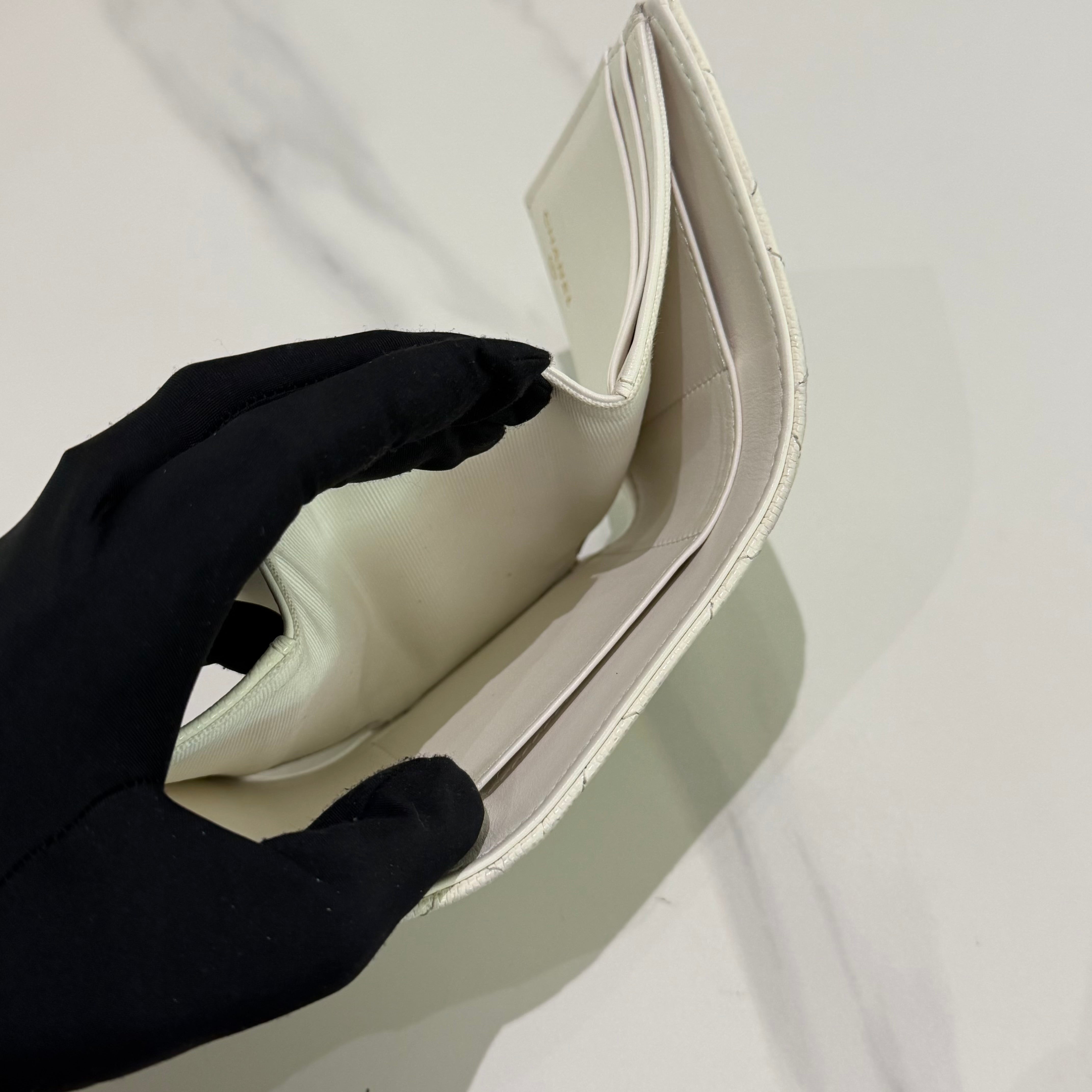 Chanel 25B White Caviar Leather Wallet