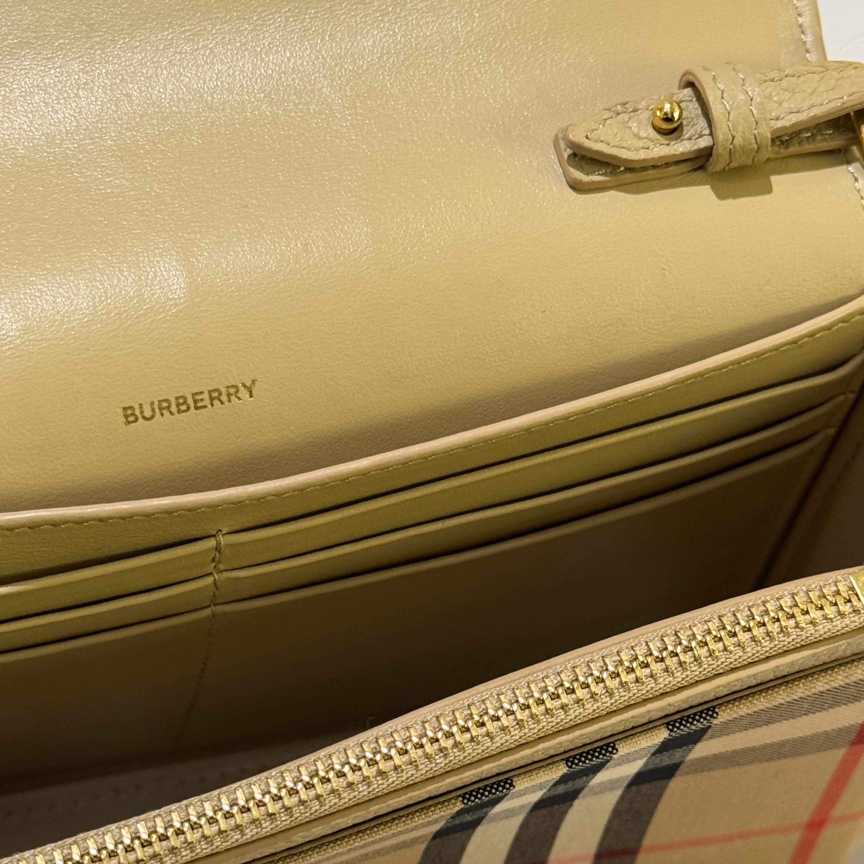 BURBERRY WALLET ON CHAIN