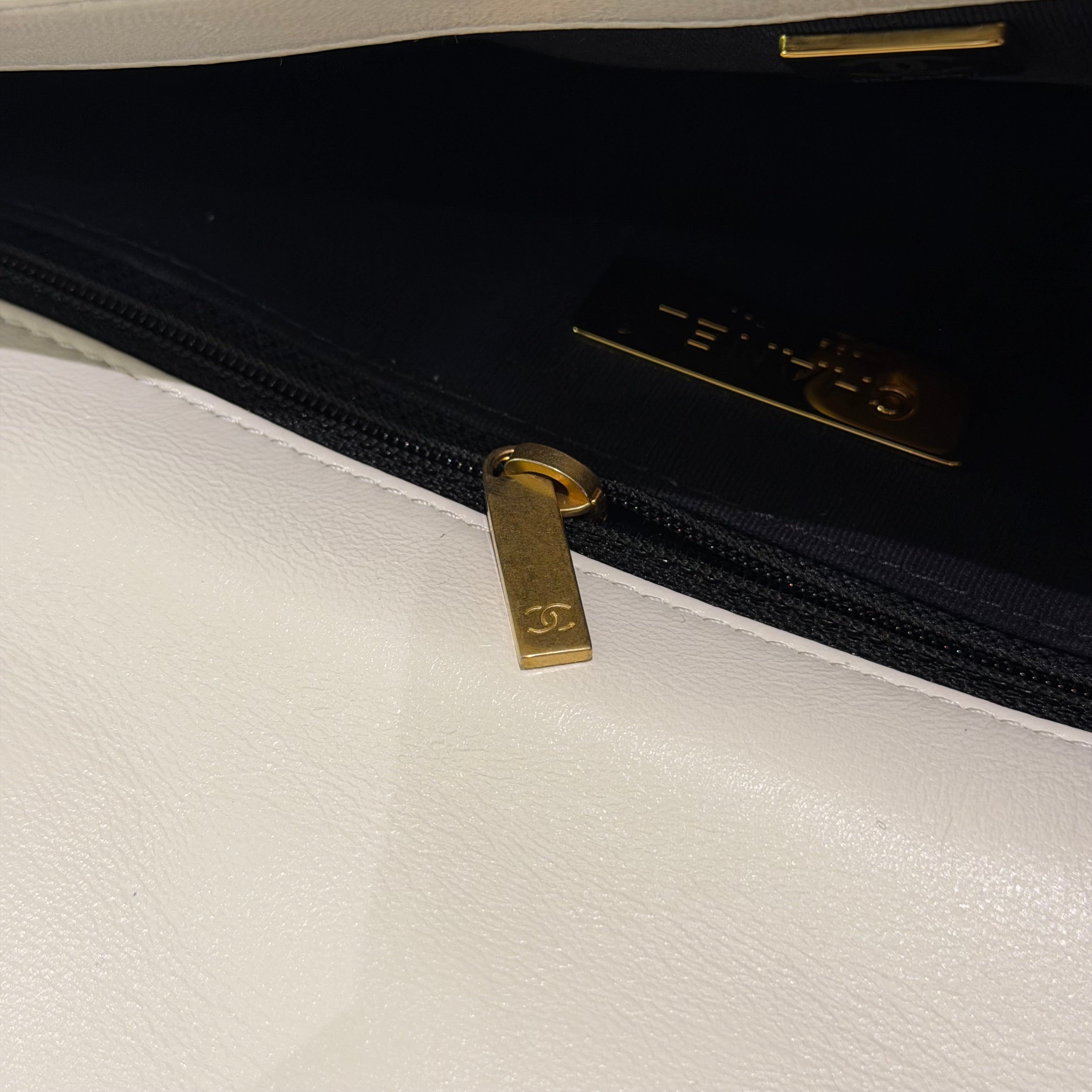 Chanel 19 Bag Small White Lambskin with Two-Tone Chain (Chip Model)