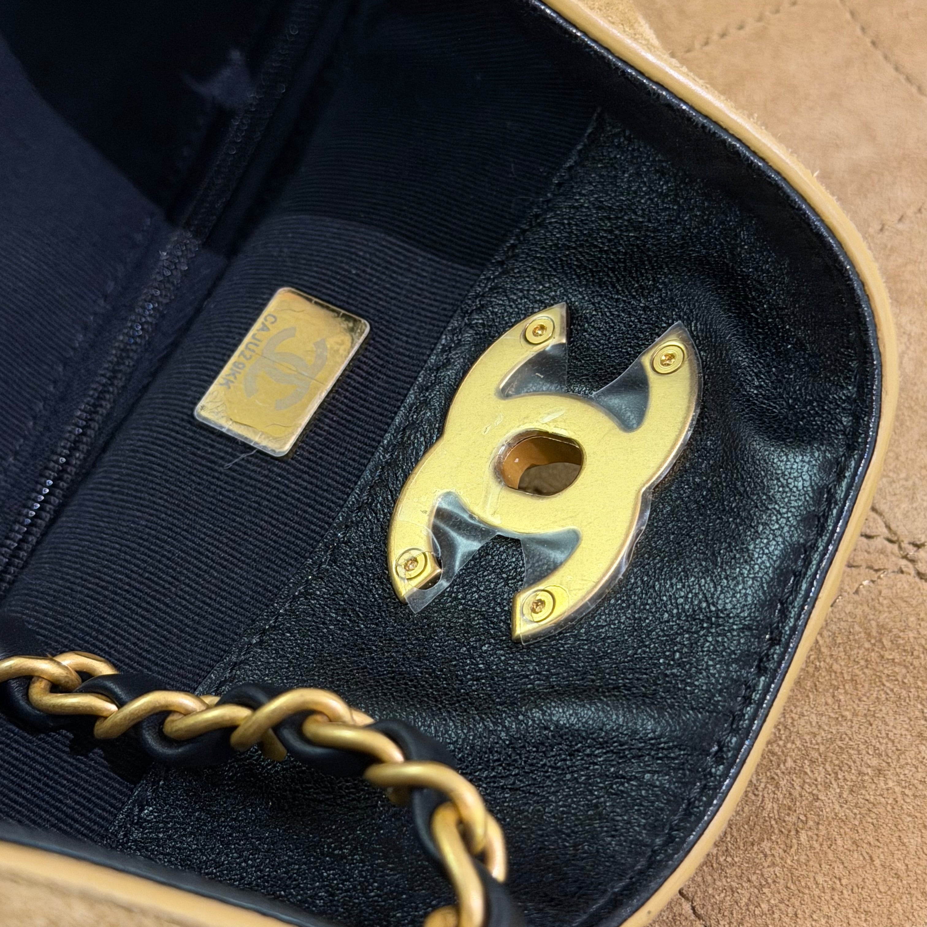 CHANEL 25A Hobo Suede & Black Vertical Quilted Handbag with Gold Chain