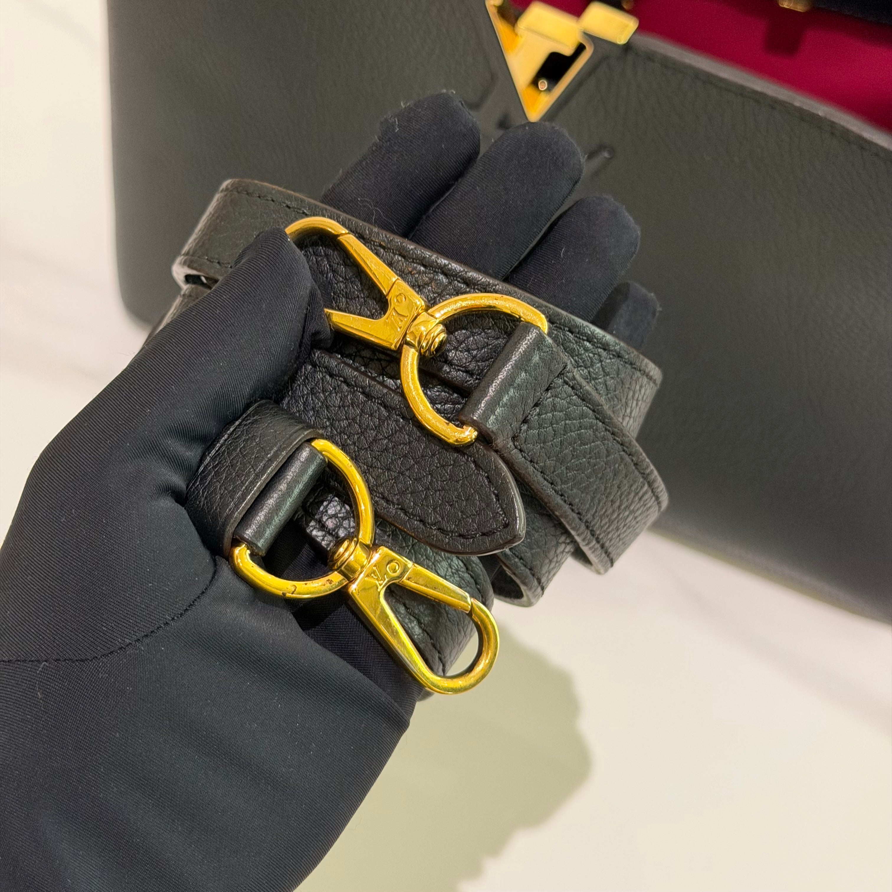 Louis Vuitton Capucines MM Black Leather