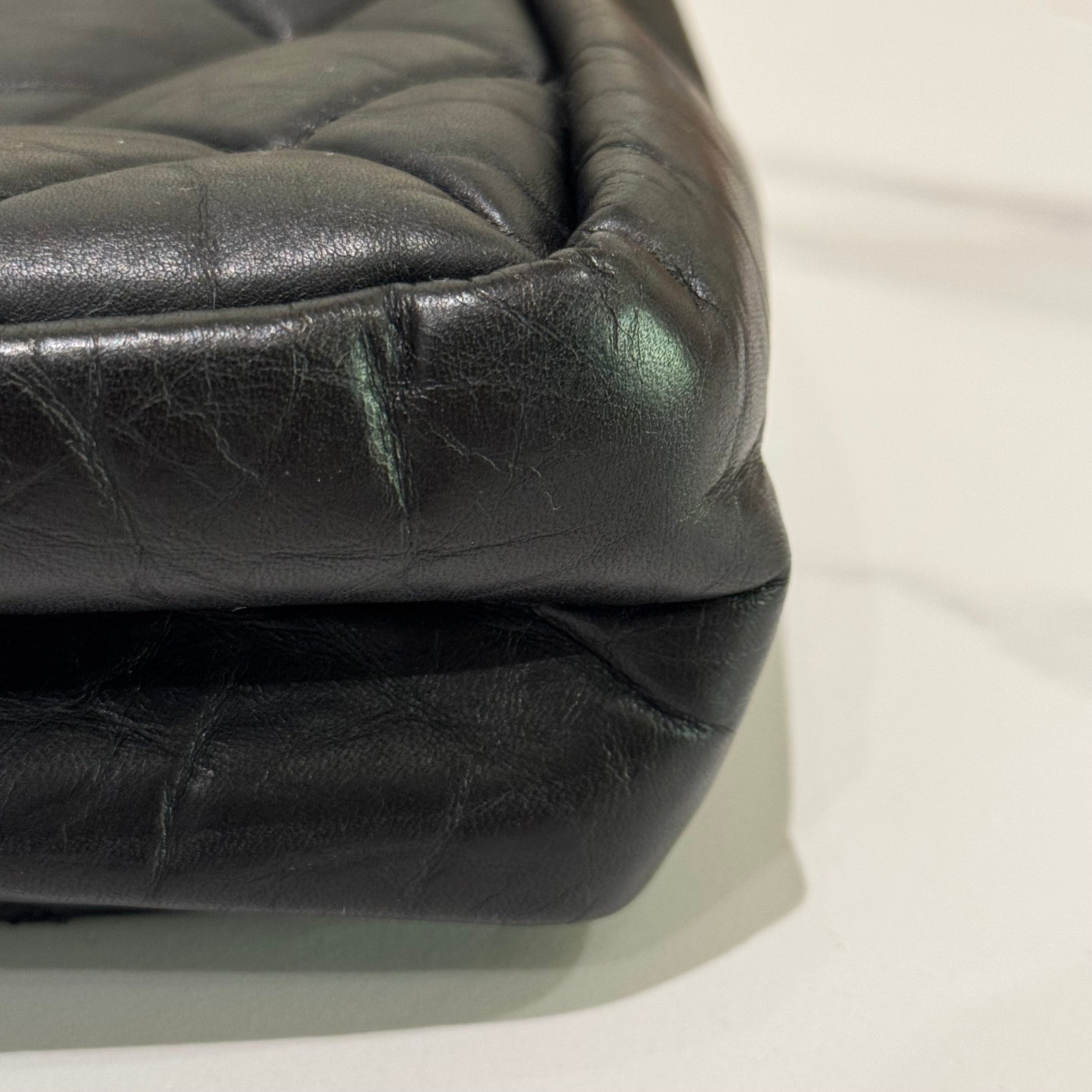 CHANEL SHOULDER BAG BLACK VINTAGE-STYLE CAVIAR CALFSKIN WITH GOLD HARDWARE