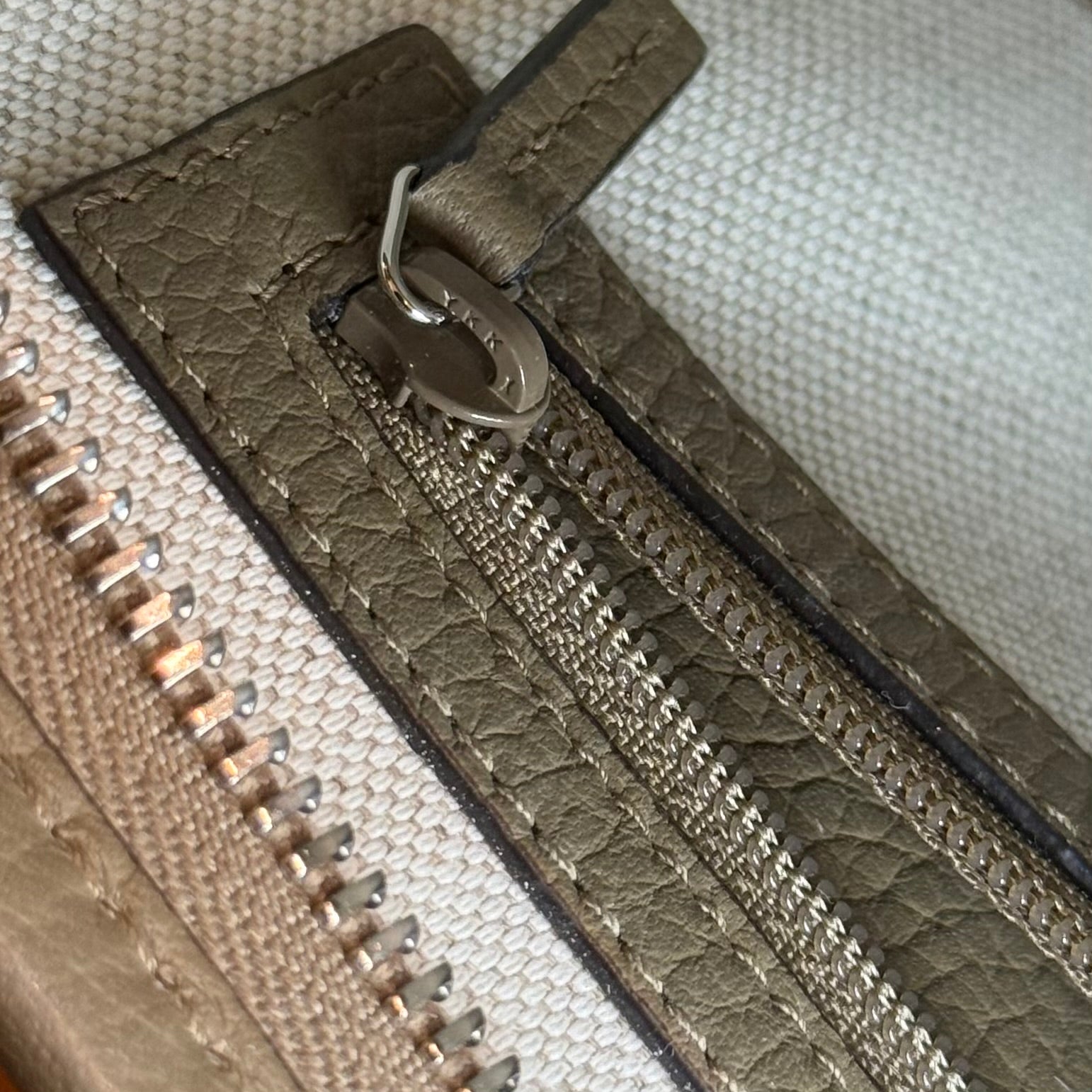 GUCCI CLUTCH BAG BROWN GG LEATHER