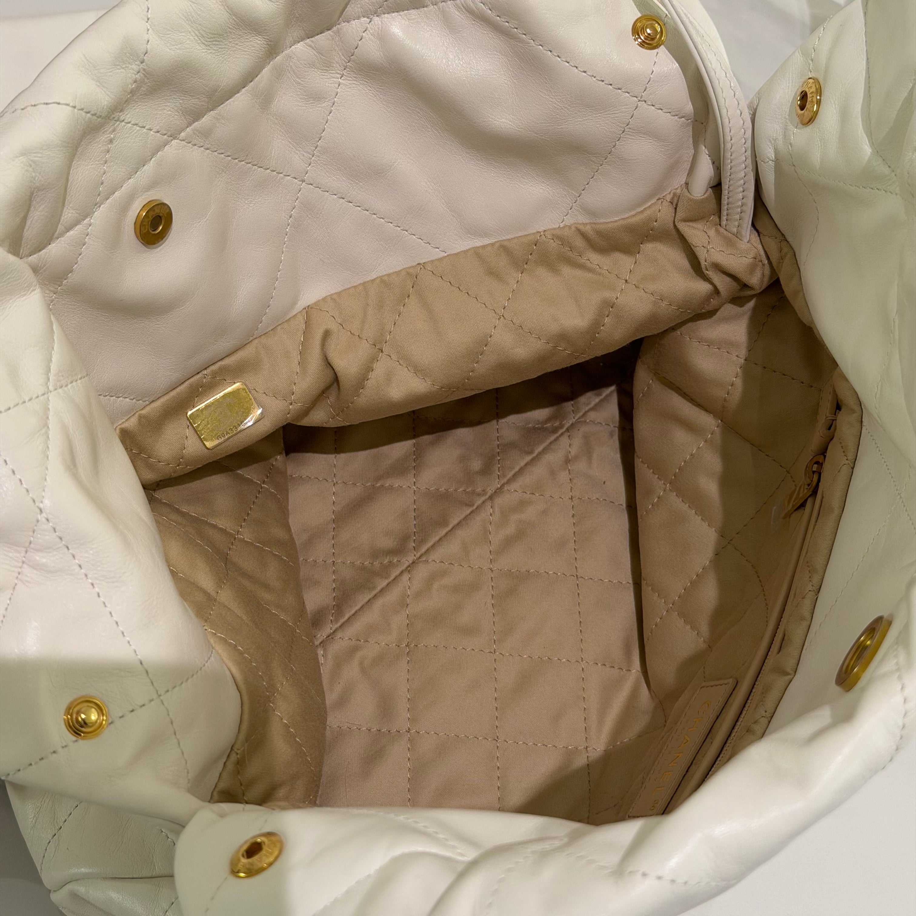 Chanel 22 Small Bag White Shiny Calfskin with Gold Hardware (Chip Model)