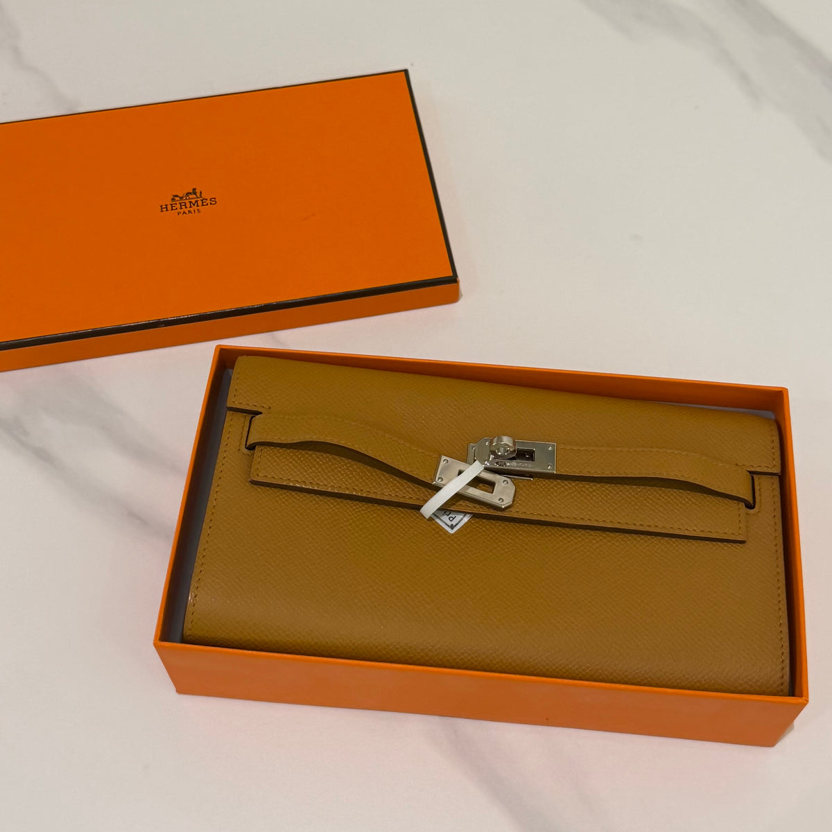 Hermès Kelly To Go Sesame with Palladium Hardware (Stamp Y) | HERMES