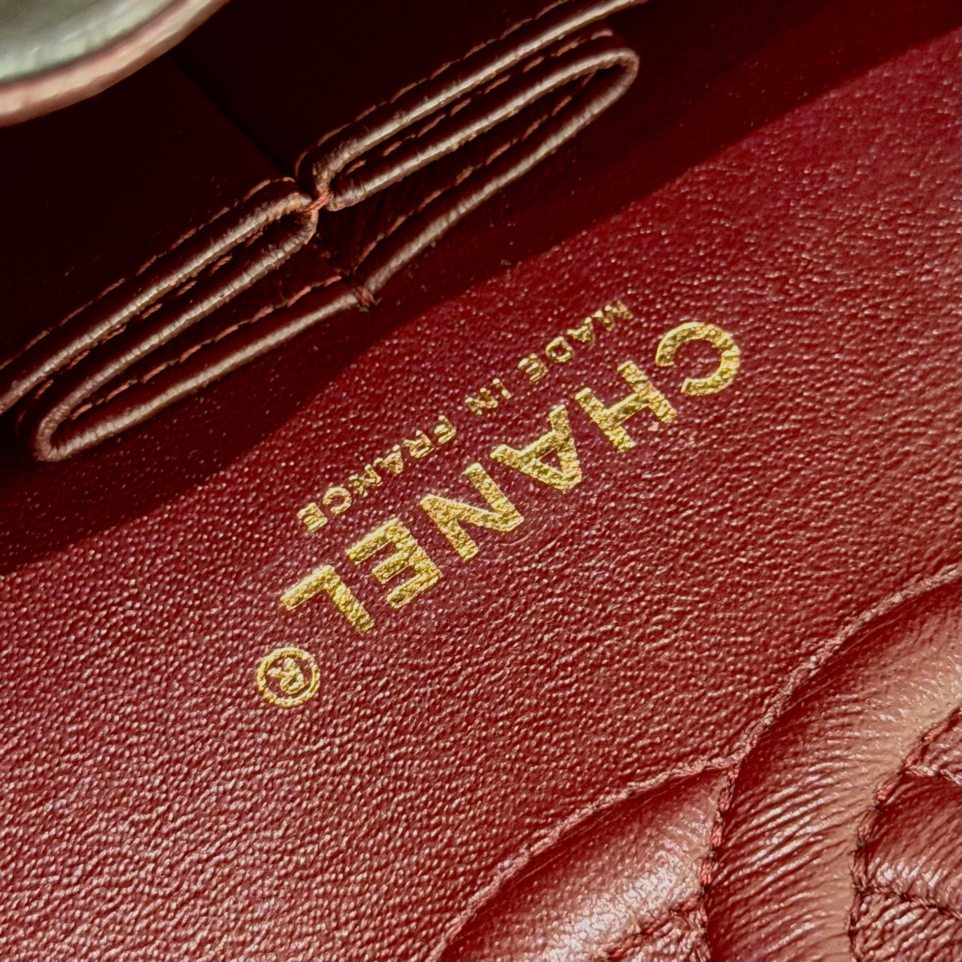 CHANEL CLASSIC FLAP MEDIUM V-QUILTED LAMBSKIN (LASER MODEL)