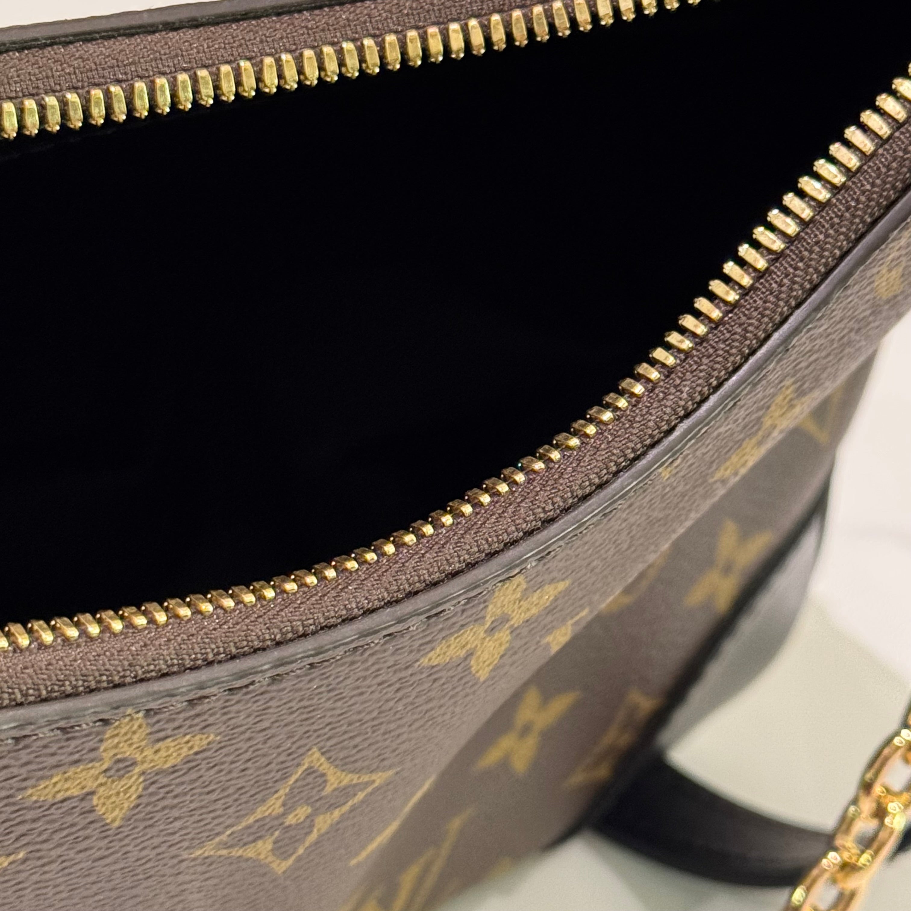 LOUIS VUITTON BOULOGNE BLACK HORN BAG