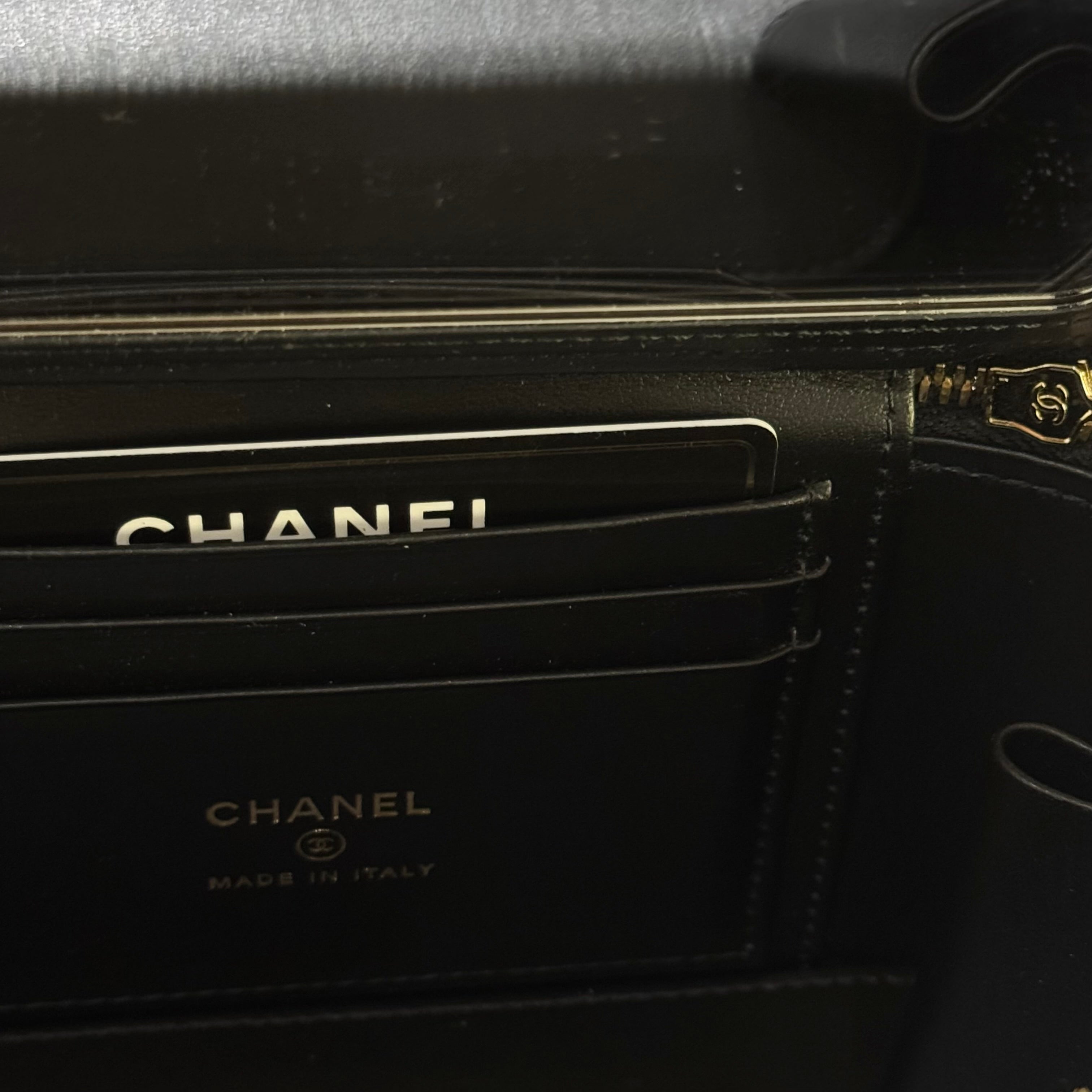 CHANEL MAKEUP BAG WITH HANDLE BLACK CAVIAR LEATHER