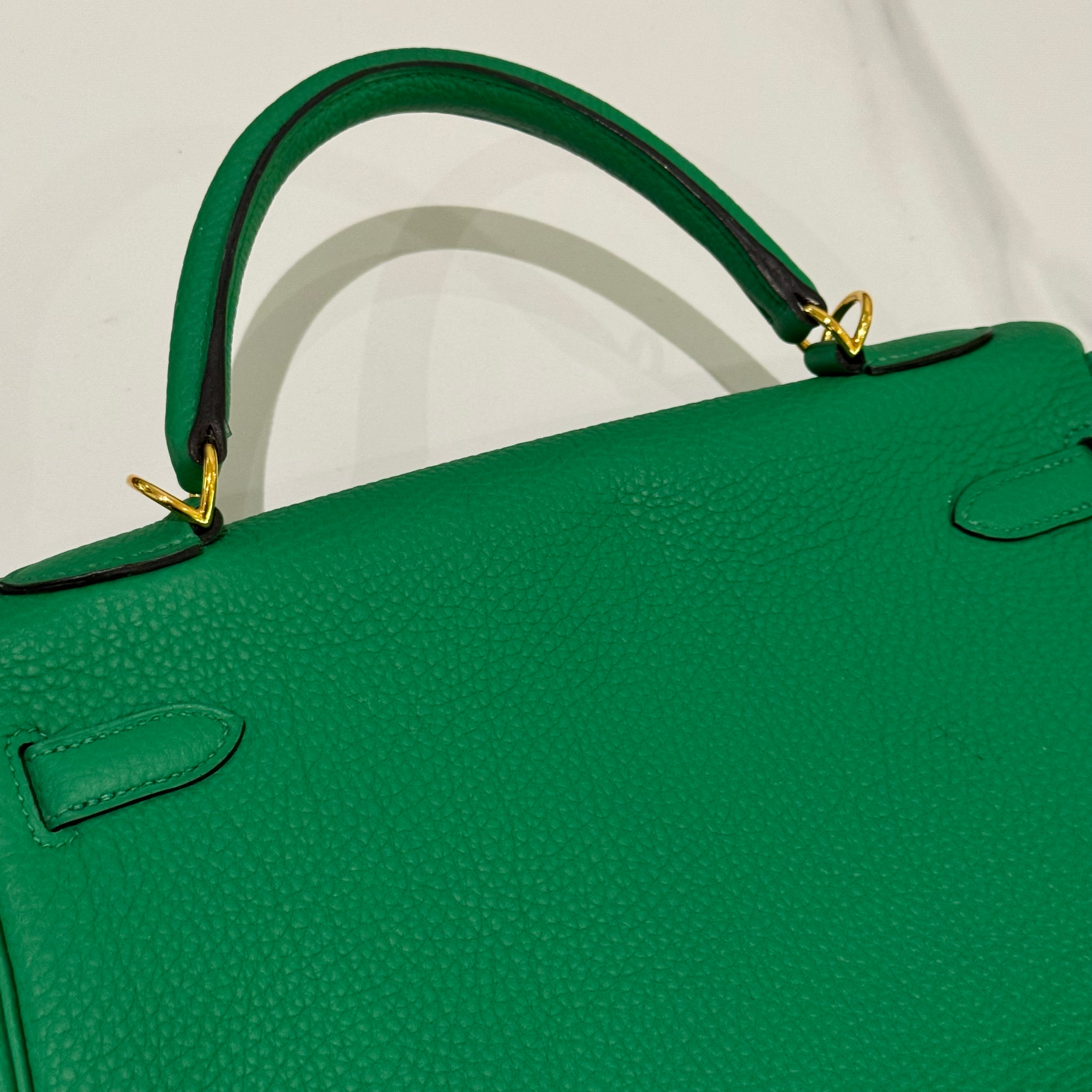 HERMÈS KELLY 32 VERT BAMBOU TOGO LEATHER WITH PALLADIUM HARDWARE (X STAMP)