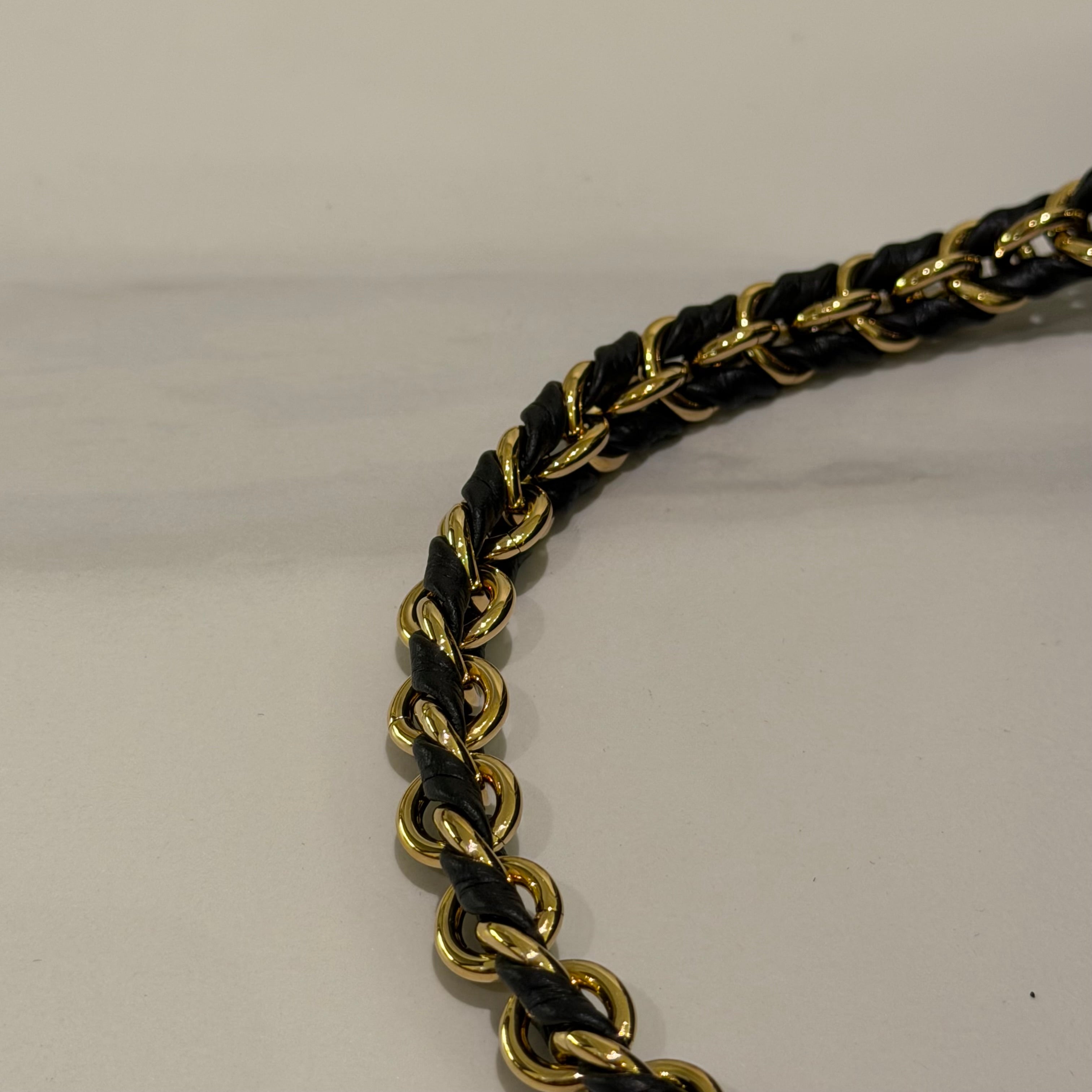 LOUIS VUITTON ON THE GO HORIZONTAL BLACK MONOGRAM (CHIP VERSION)