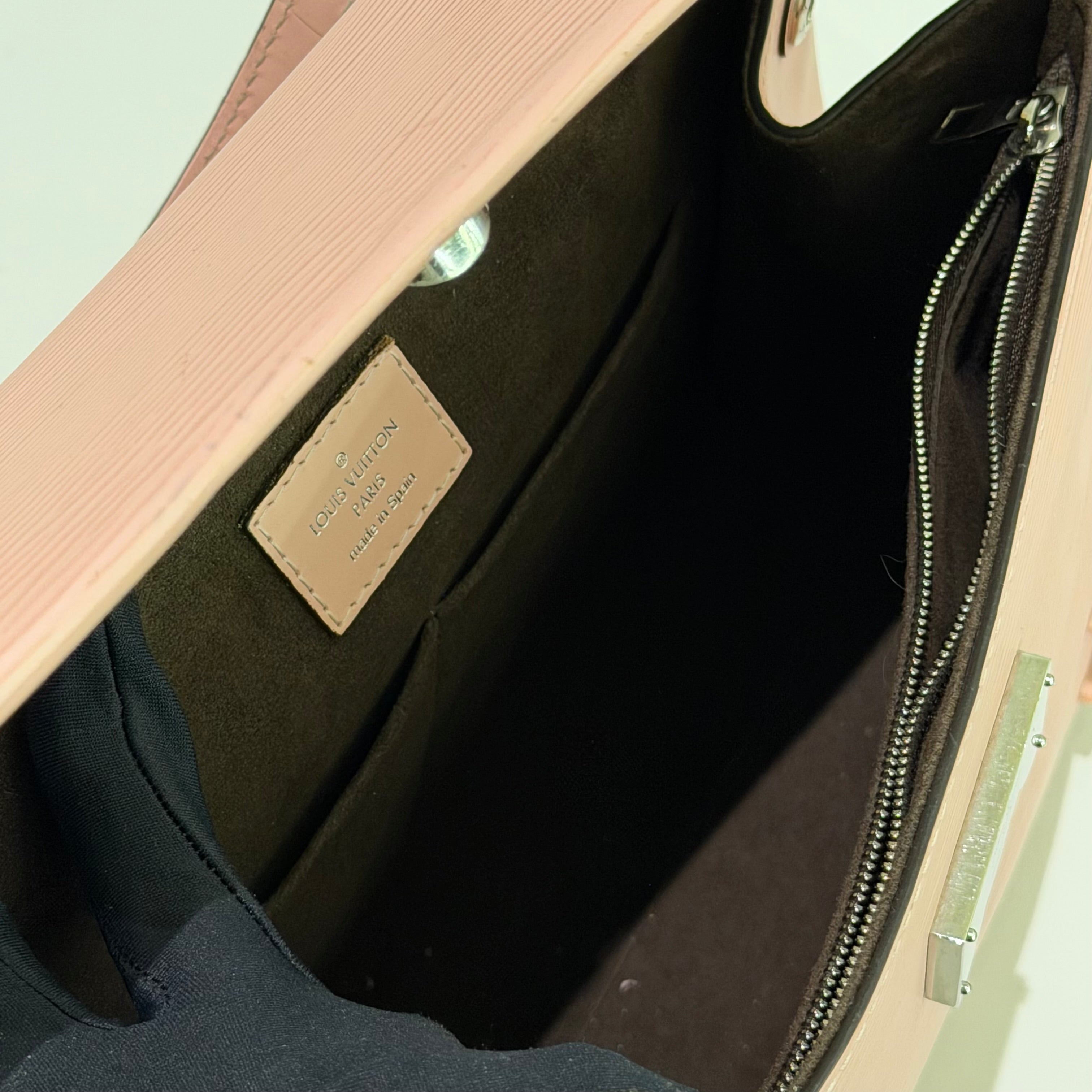 Louis Vuitton Epi Leather Pink Messenger Bag (With Strap)