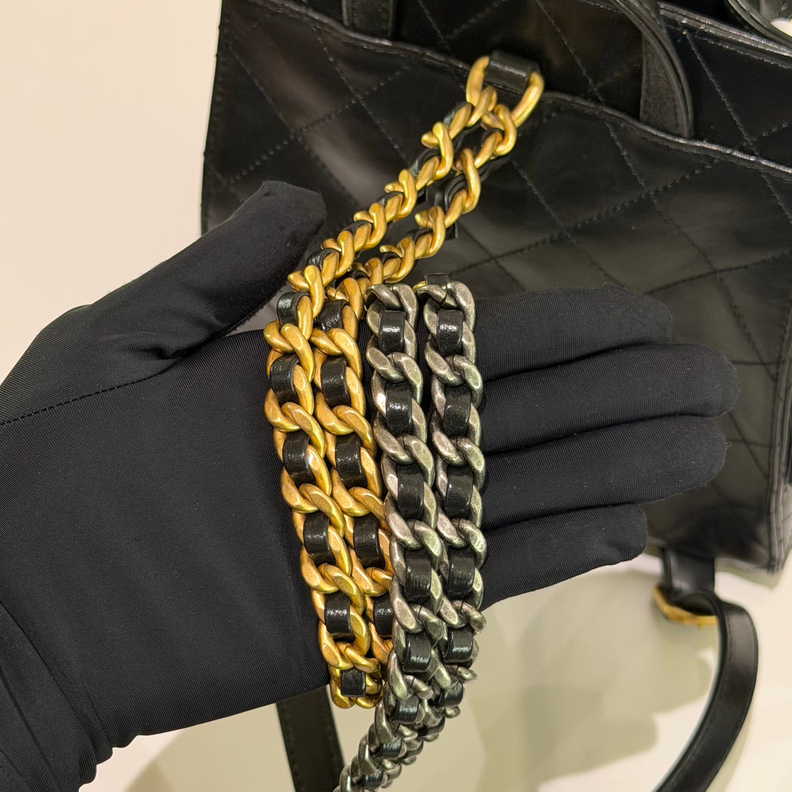 Chanel 25Bag Black Backpack (Chip Model)