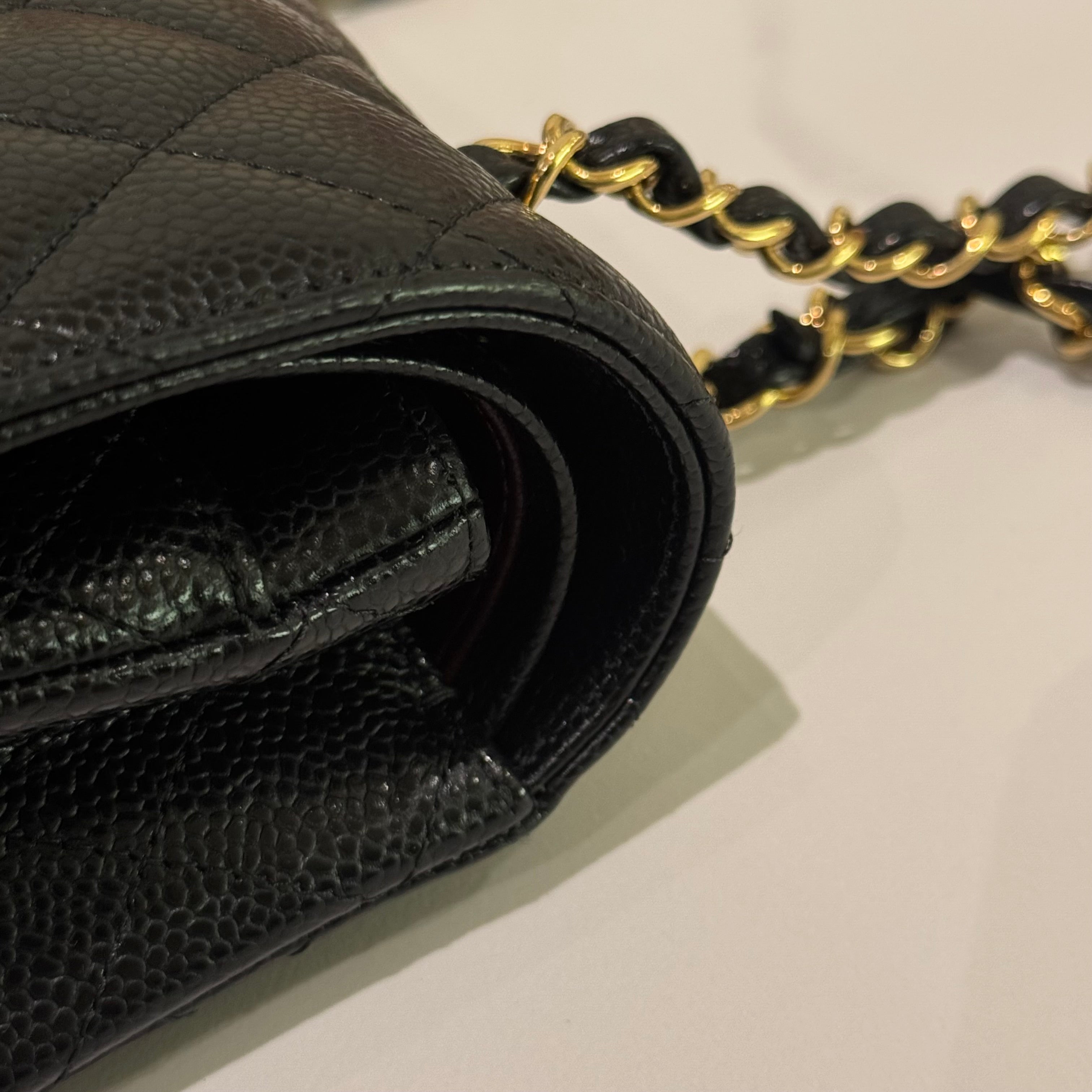 CHANEL CLASSIC FLAP SMALL CAVIAR BLACK & GOLD CHIP MODEL