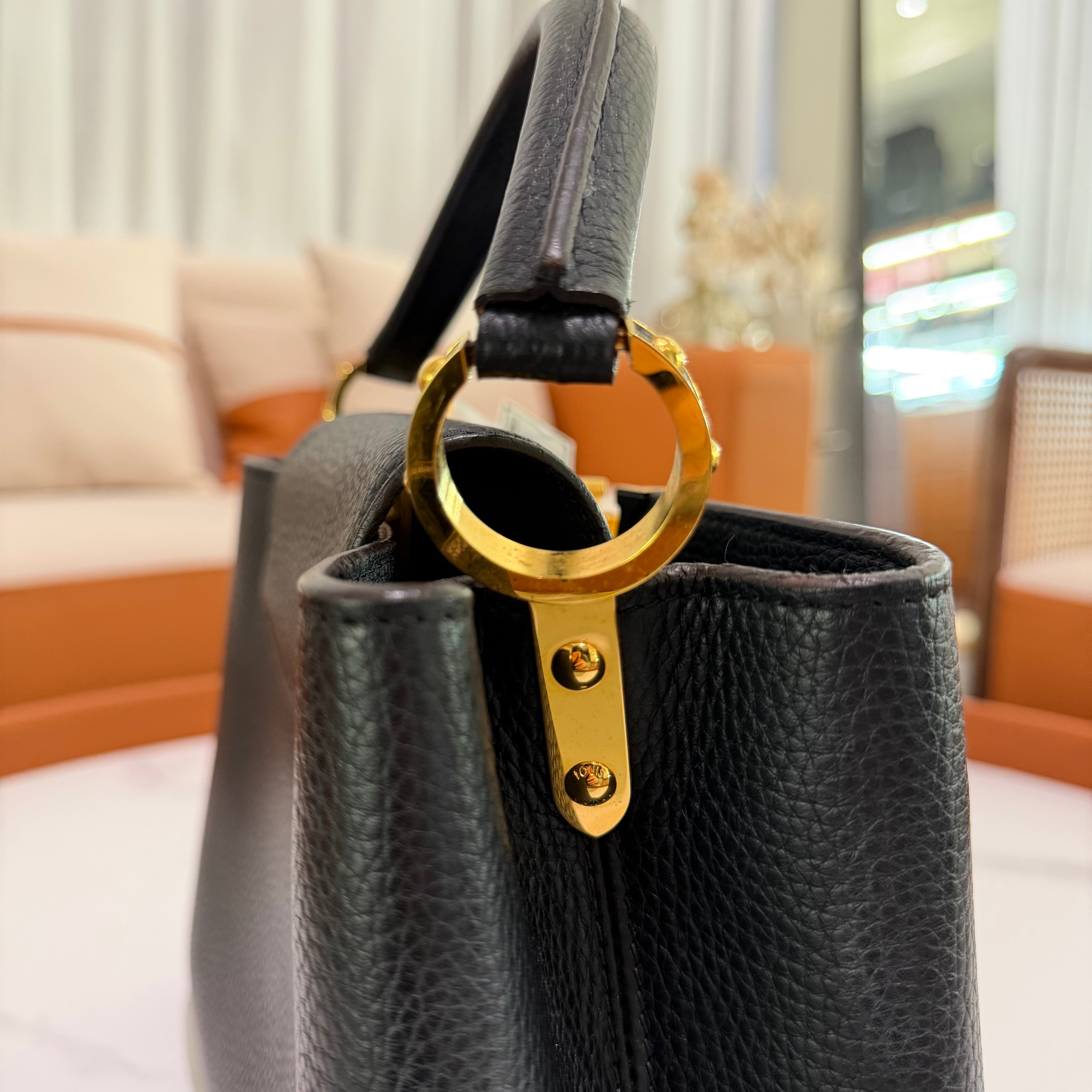 Louis Vuitton Capucines MM Black Leather