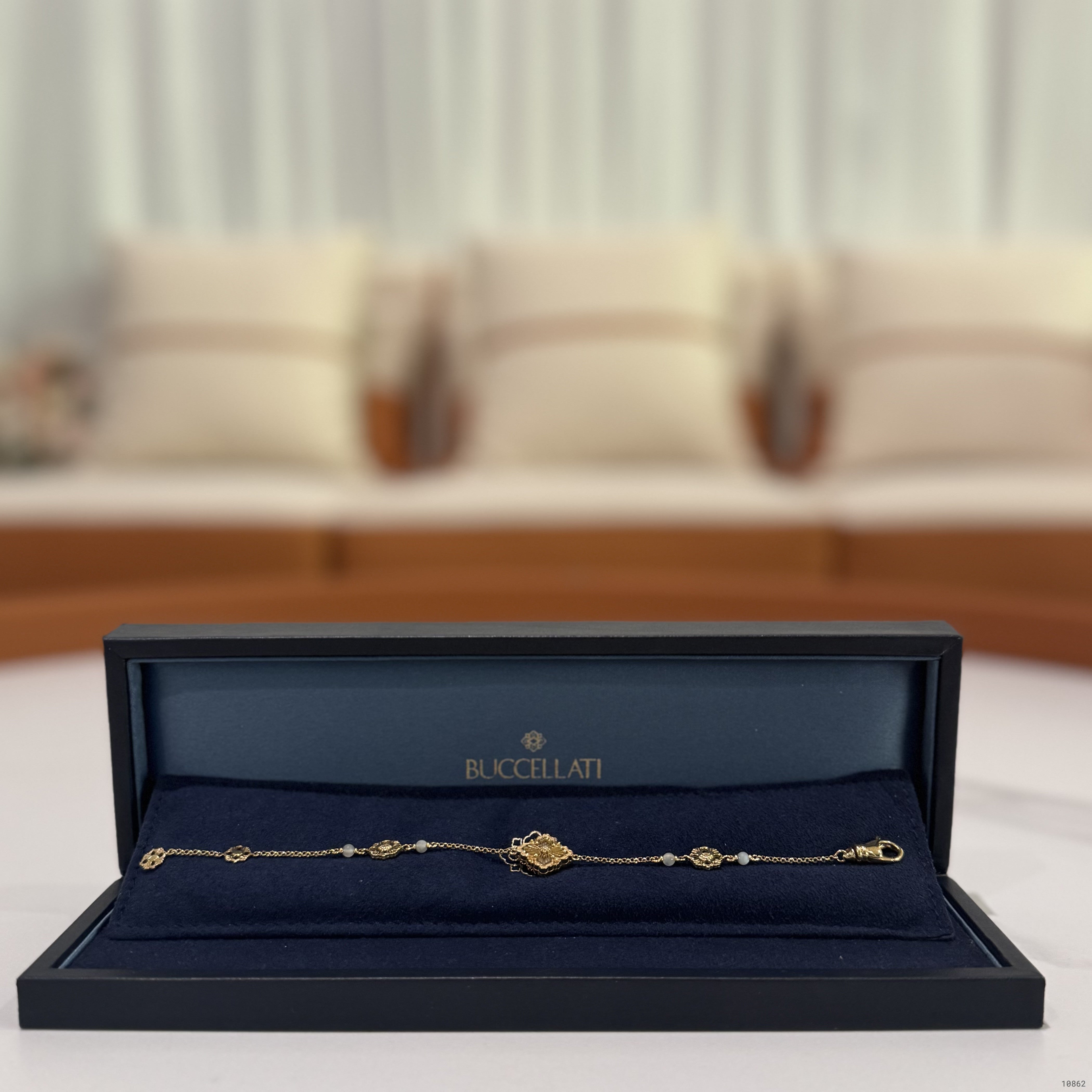 BUCCELLATI OPERA TULLE MOTHER-OF-PEARL BRACELET