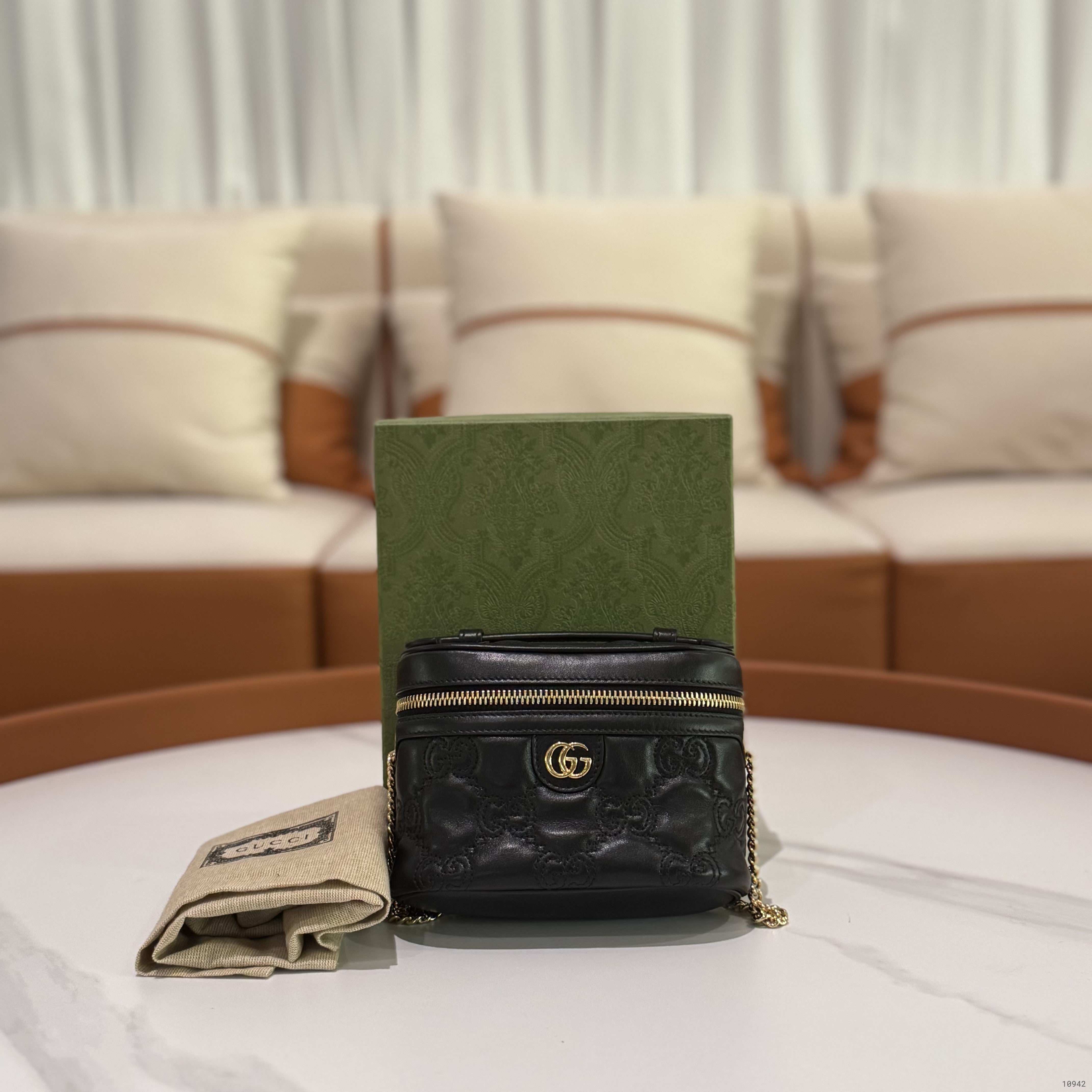 GUCCI GG MATELASSÉ BLACK MINI COSMETIC CASE