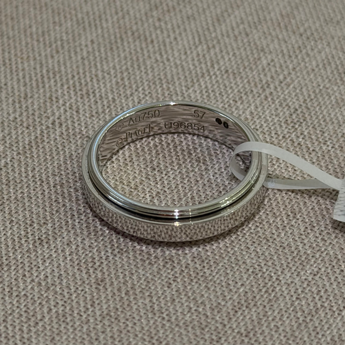 Piaget Possession 18K White Gold Ring | PIAGET