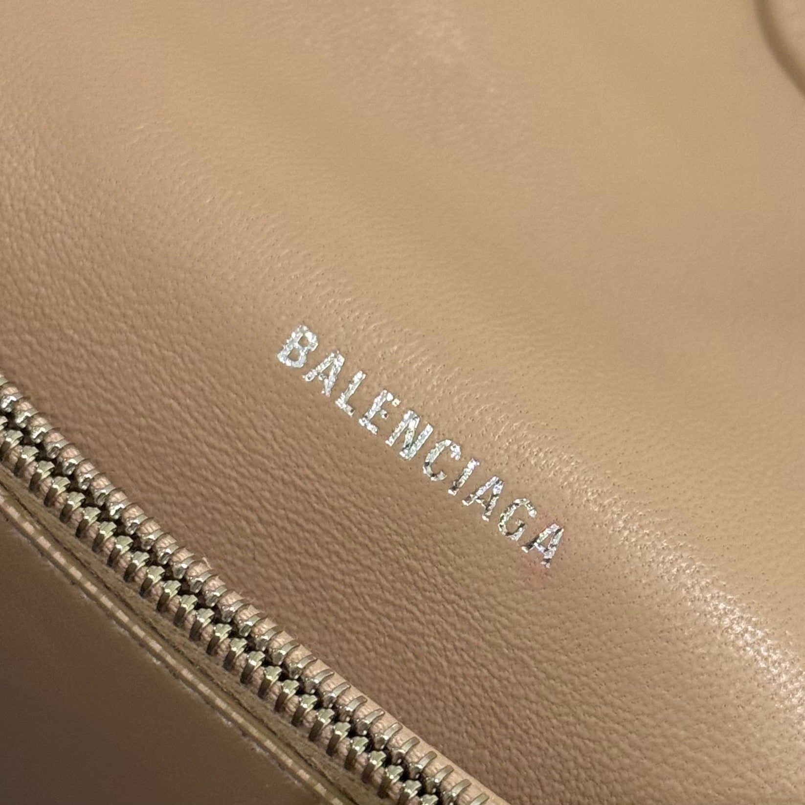 BALENCIAGA CRUSH SMALL LATTE COLOR