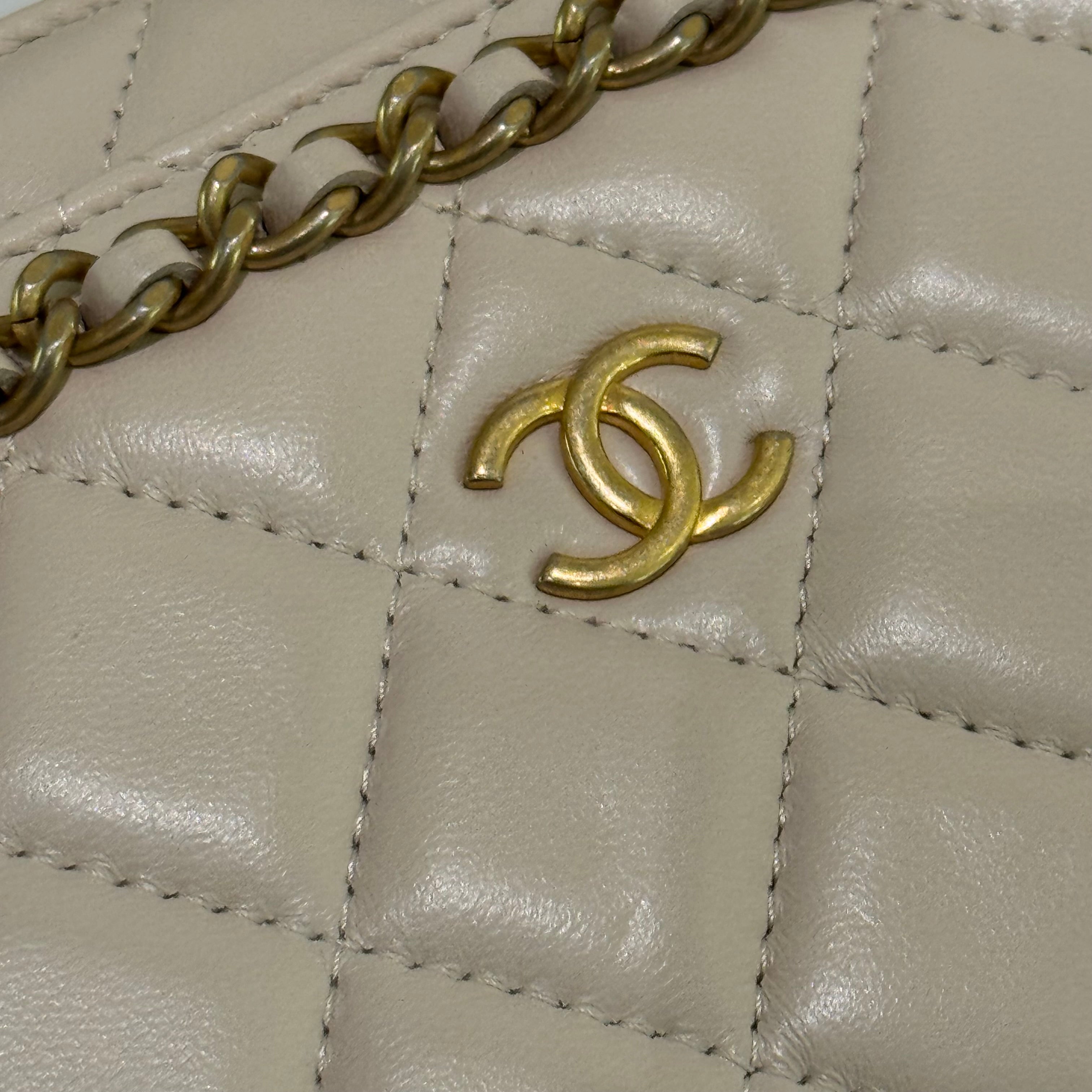 CHANEL WALLET ON CHAIN IVORY LAMBSKIN SHOULDER BAG