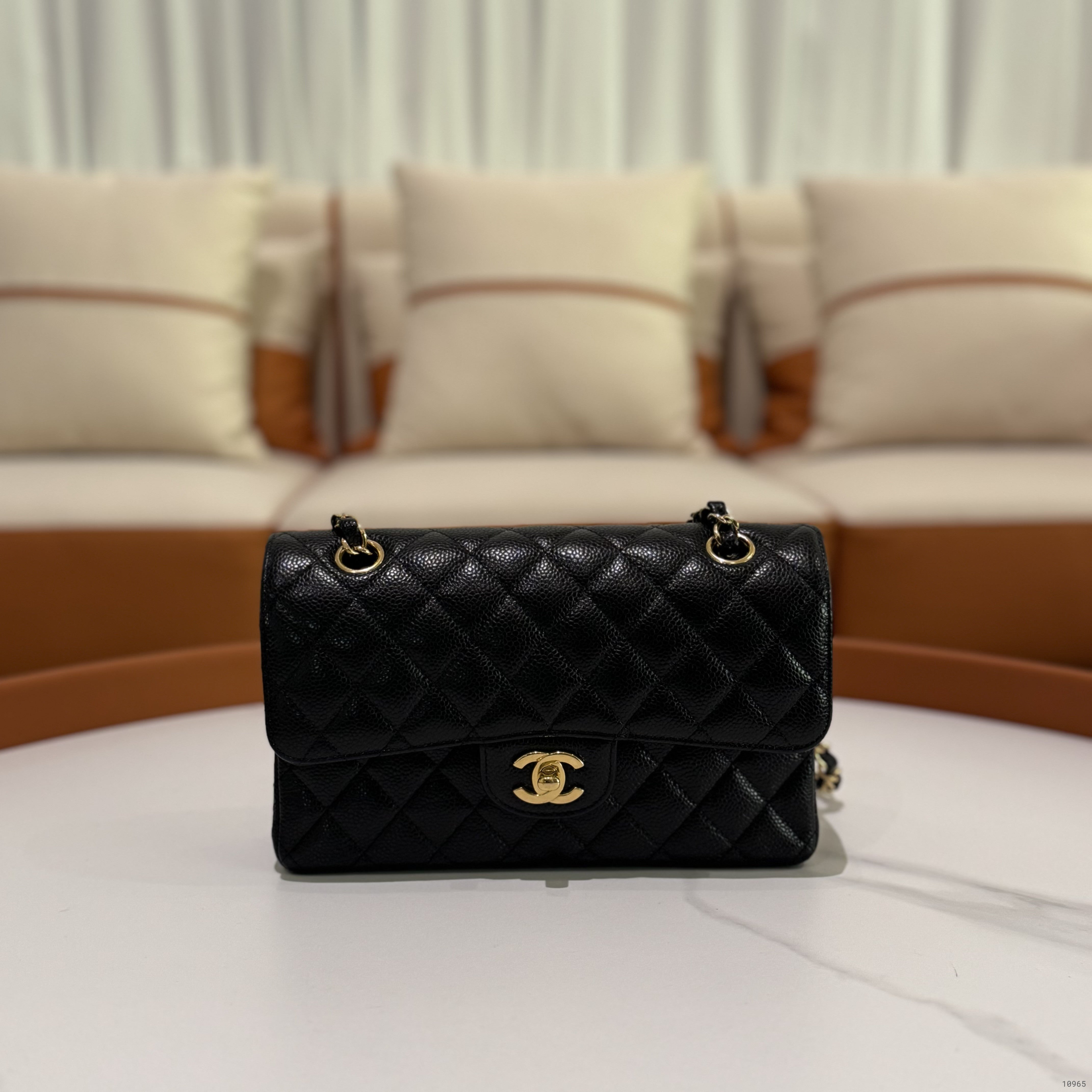 CHANEL CLASSIC FLAP SMALL CAVIAR BLACK & GOLD CHIP MODEL