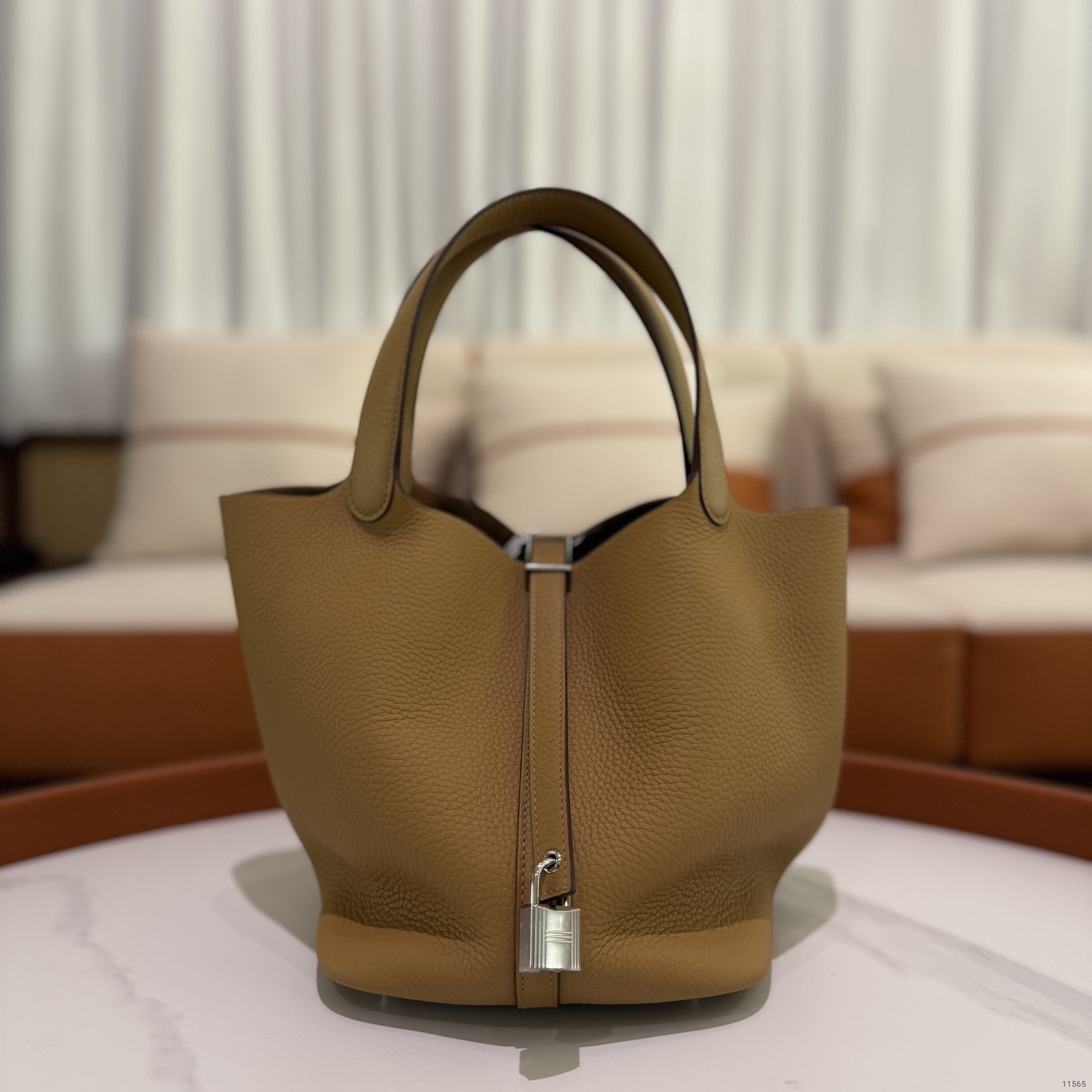 Hermes Picotin Lock 22 Biscuit (Stamp K)