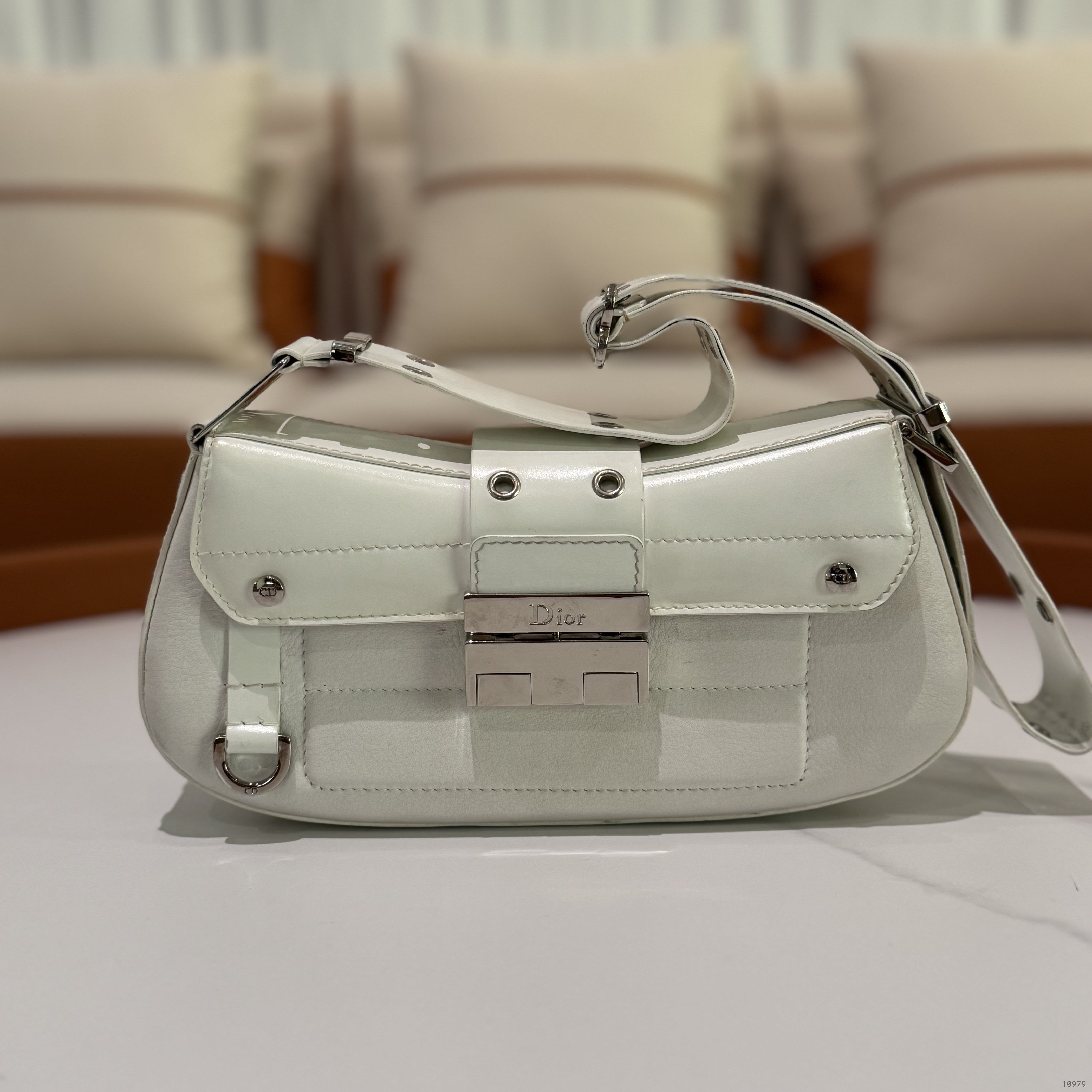 DIOR PUNK WHITE VINTAGE SHOULDER BAG