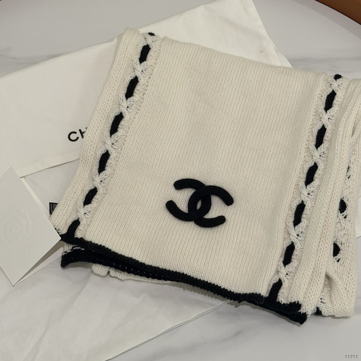 Chanel 25A Cashmere Scarf | CHANEL