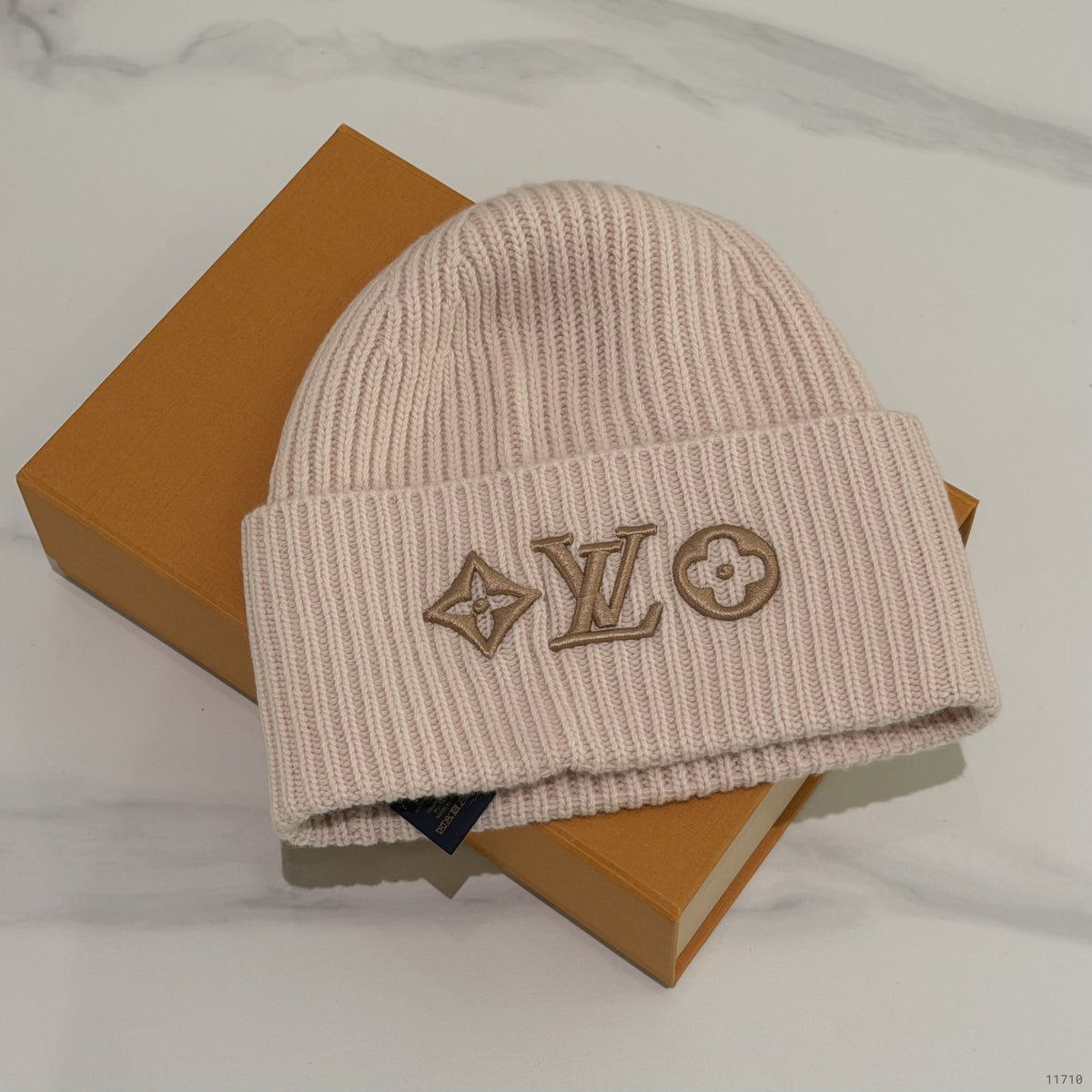 LV Headline Beanie Pink | LOUIS VUITTON