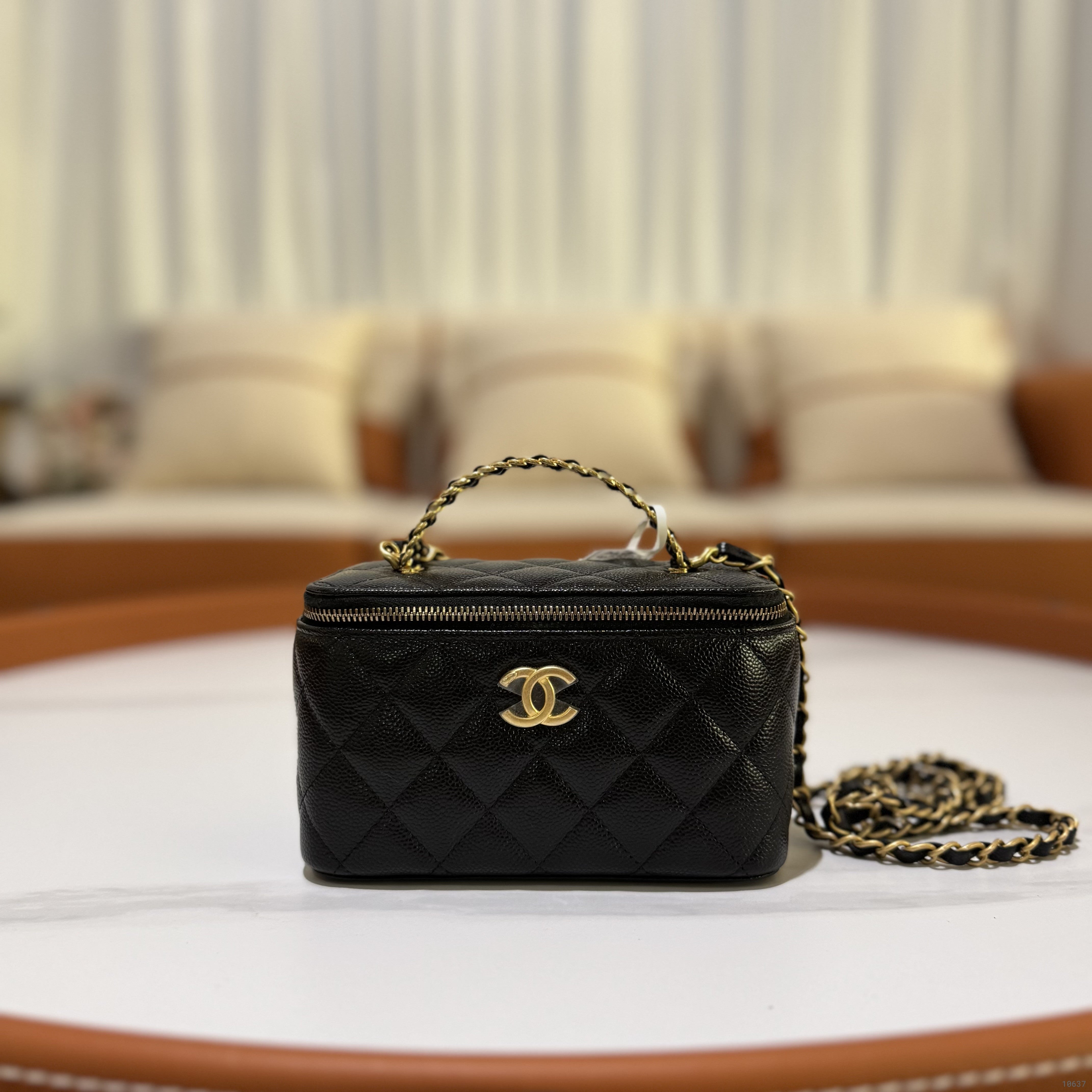 CHANEL MAKEUP BAG WITH HANDLE BLACK CAVIAR LEATHER