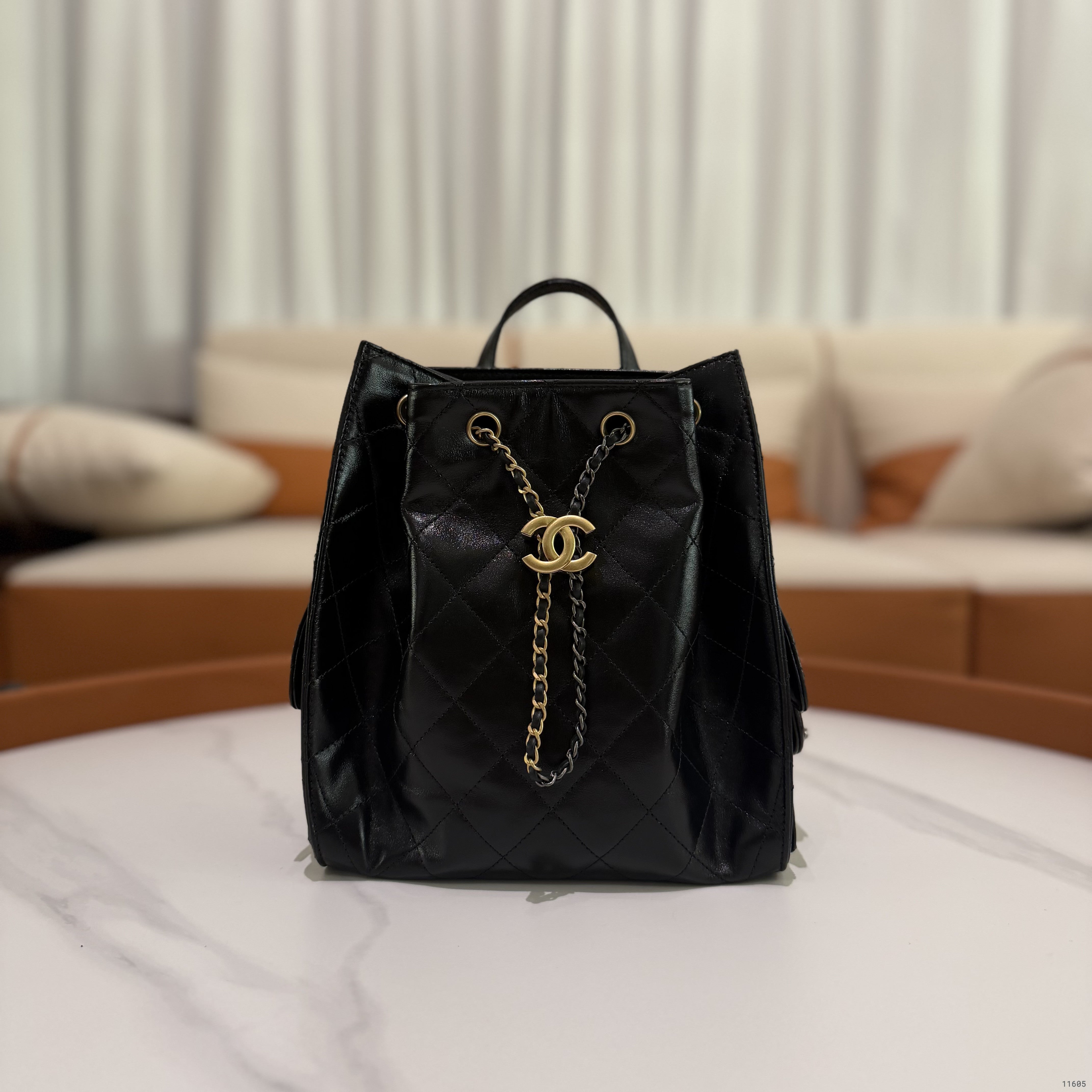 Chanel 25Bag Black Backpack (Chip Model)