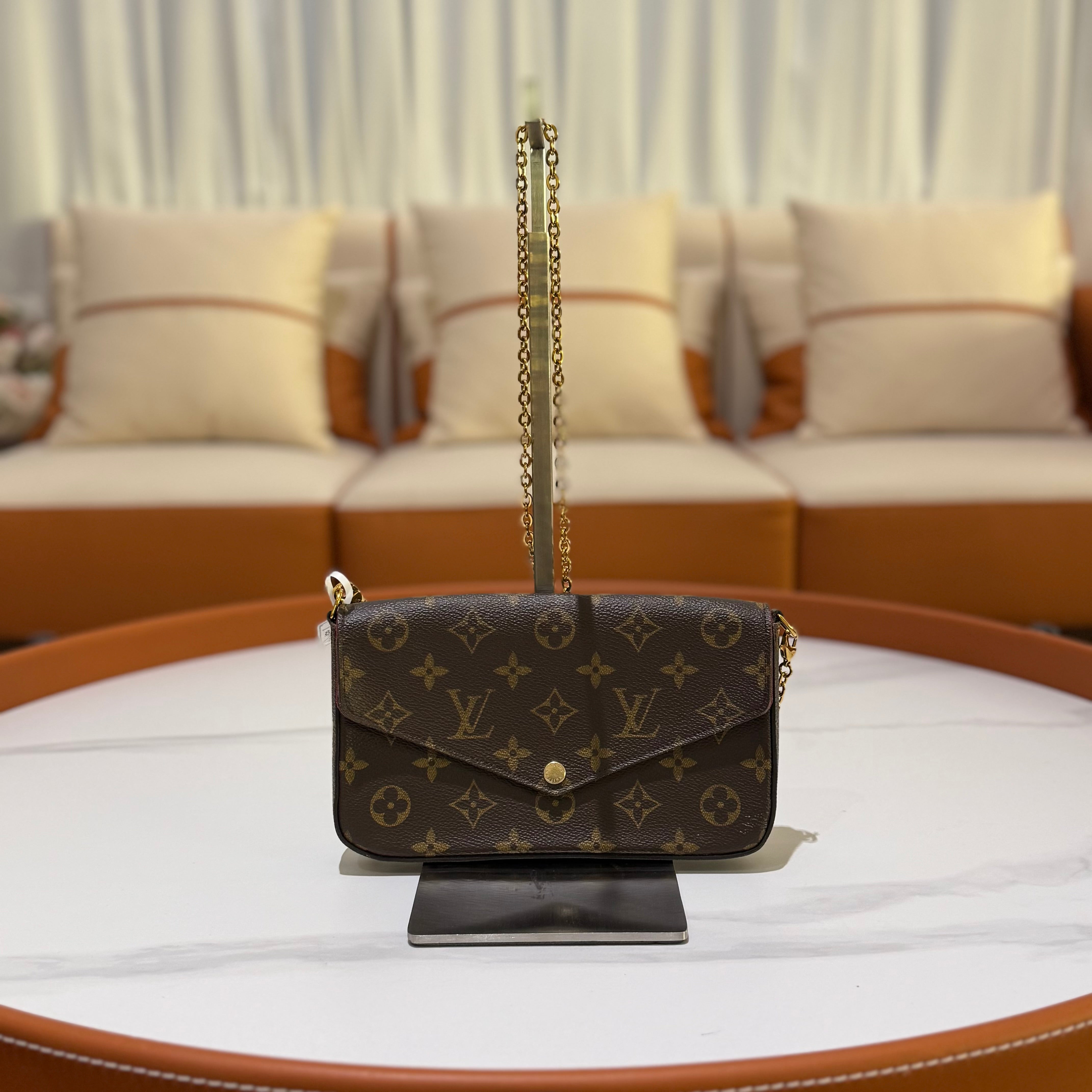 LOUIS VUITTON TRIO POUCH (THREE-IN-ONE)