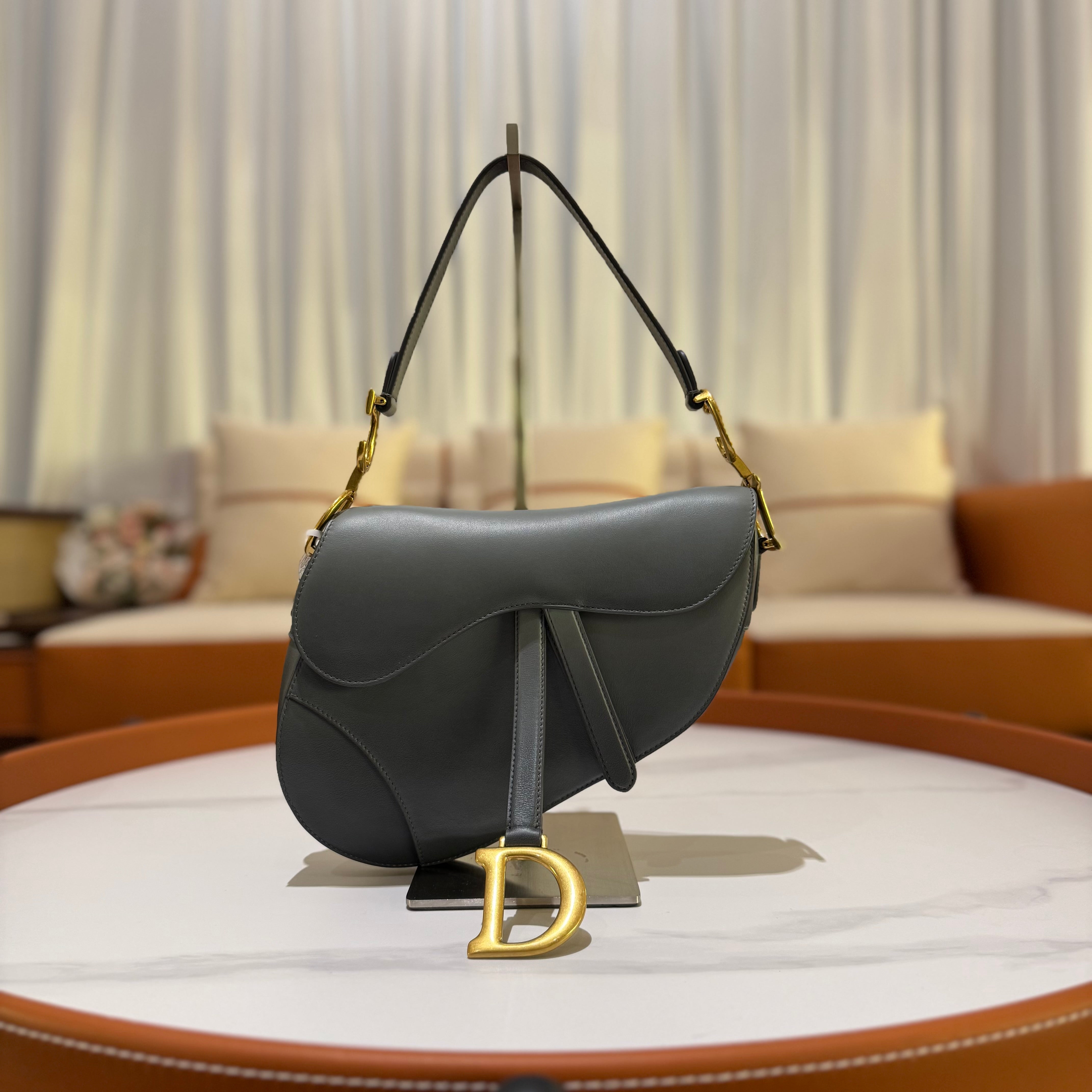 DIOR SADDLE BAG MEDIUM