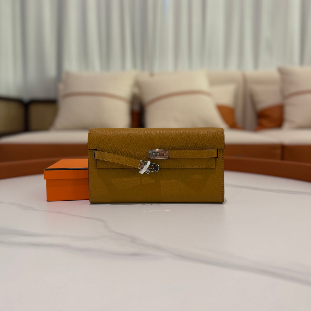 Hermès Kelly To Go Sesame with Palladium Hardware (Stamp Y) | HERMES
