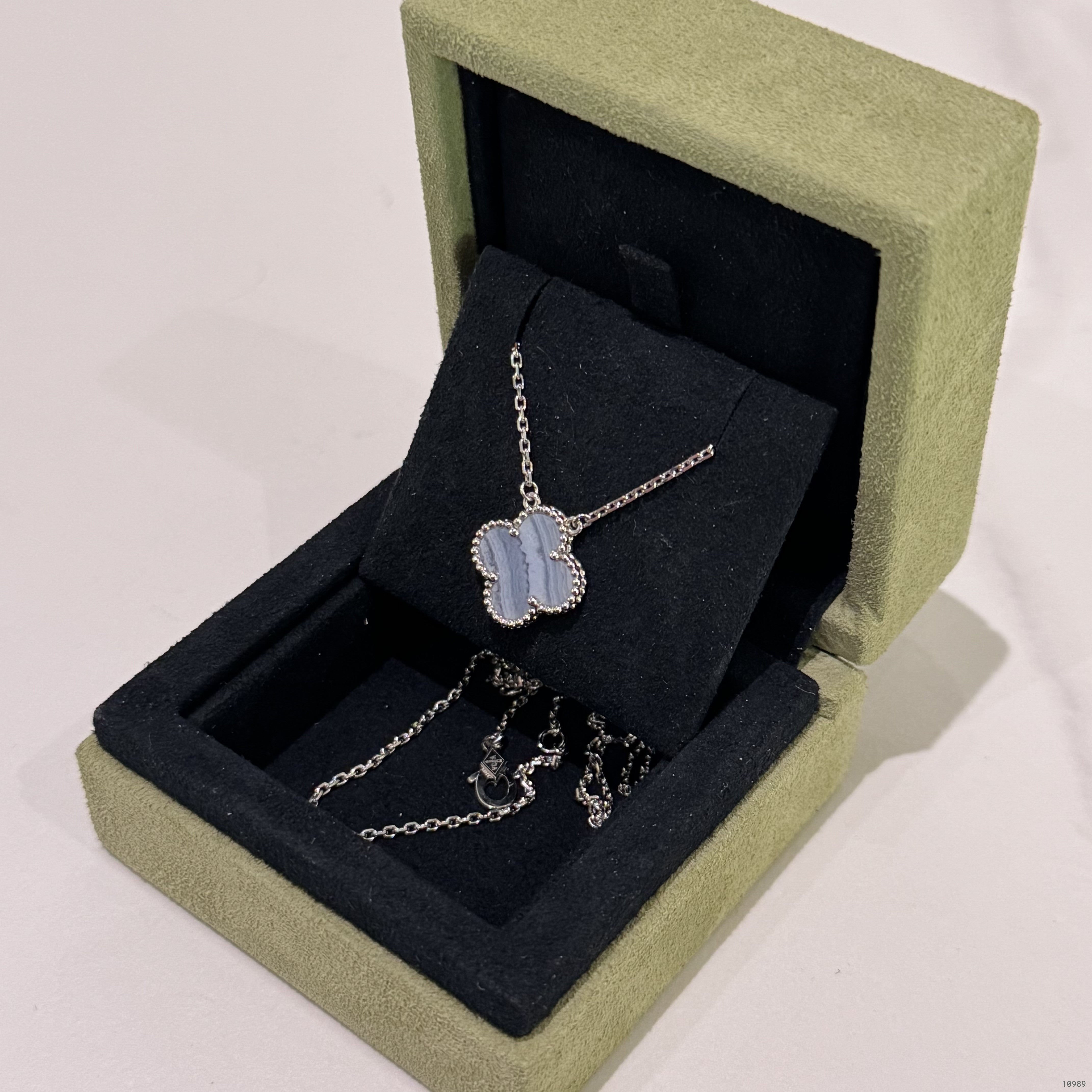 VAN CLEEF & ARPELS VINTAGE ALHAMBRA NECKLACE WHITE GOLD WITH WHITE CHALCEDONY