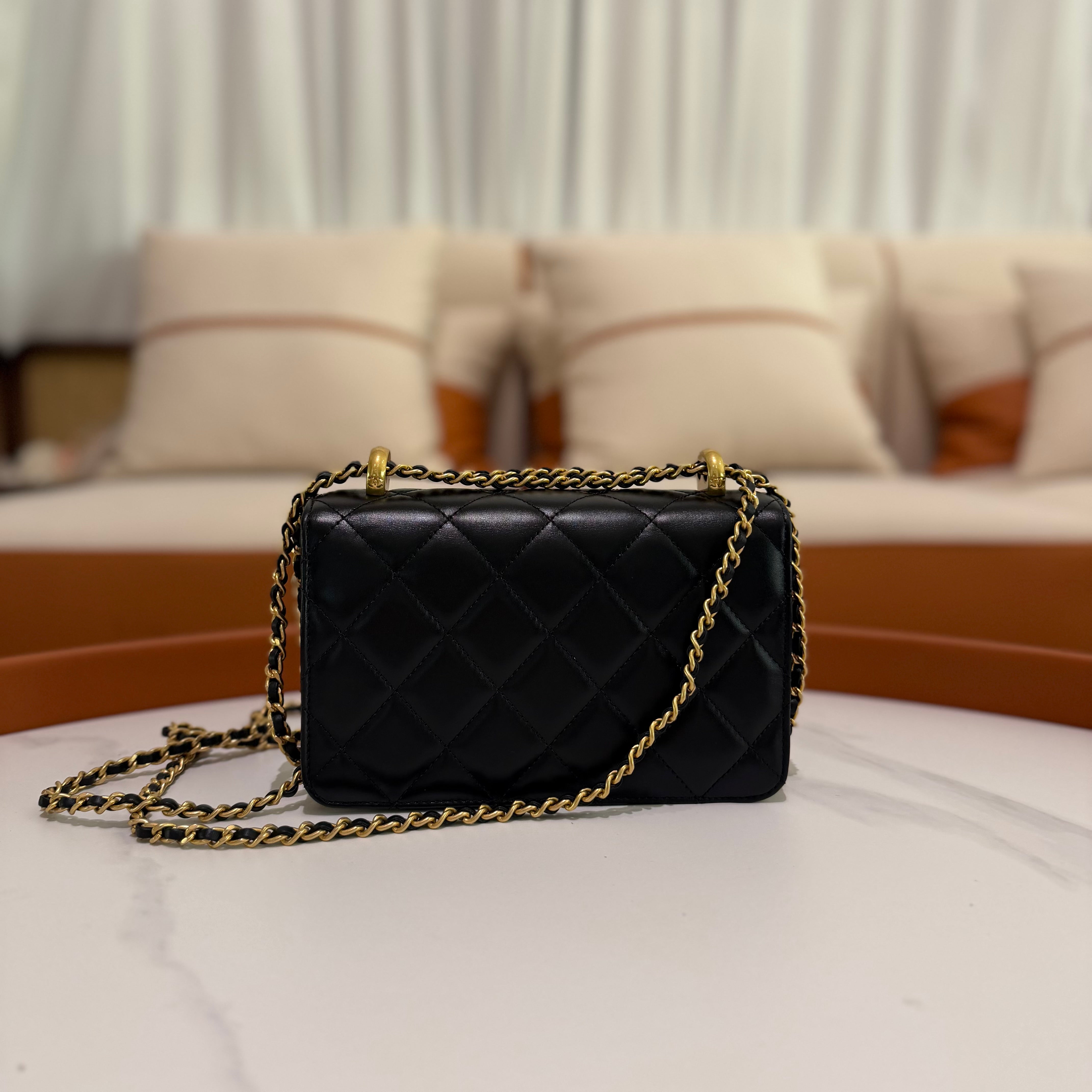 Chanel Black Glossy Calfskin Double Pearl Chain Flap Bag with Gold Hardware(Chip Model)