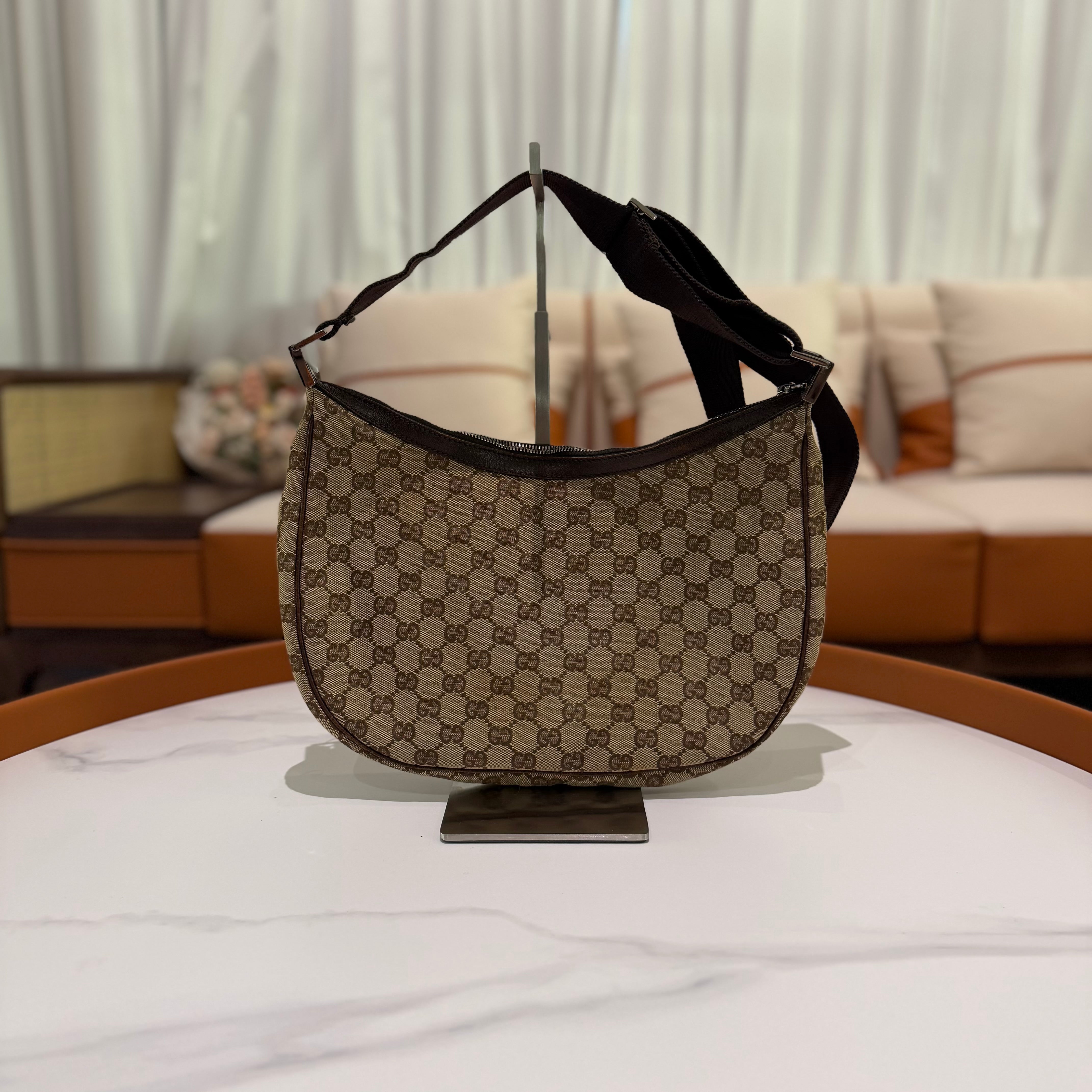 GUCCI CLASSIC GG SUPREME CANVAS CROSSBODY BAG