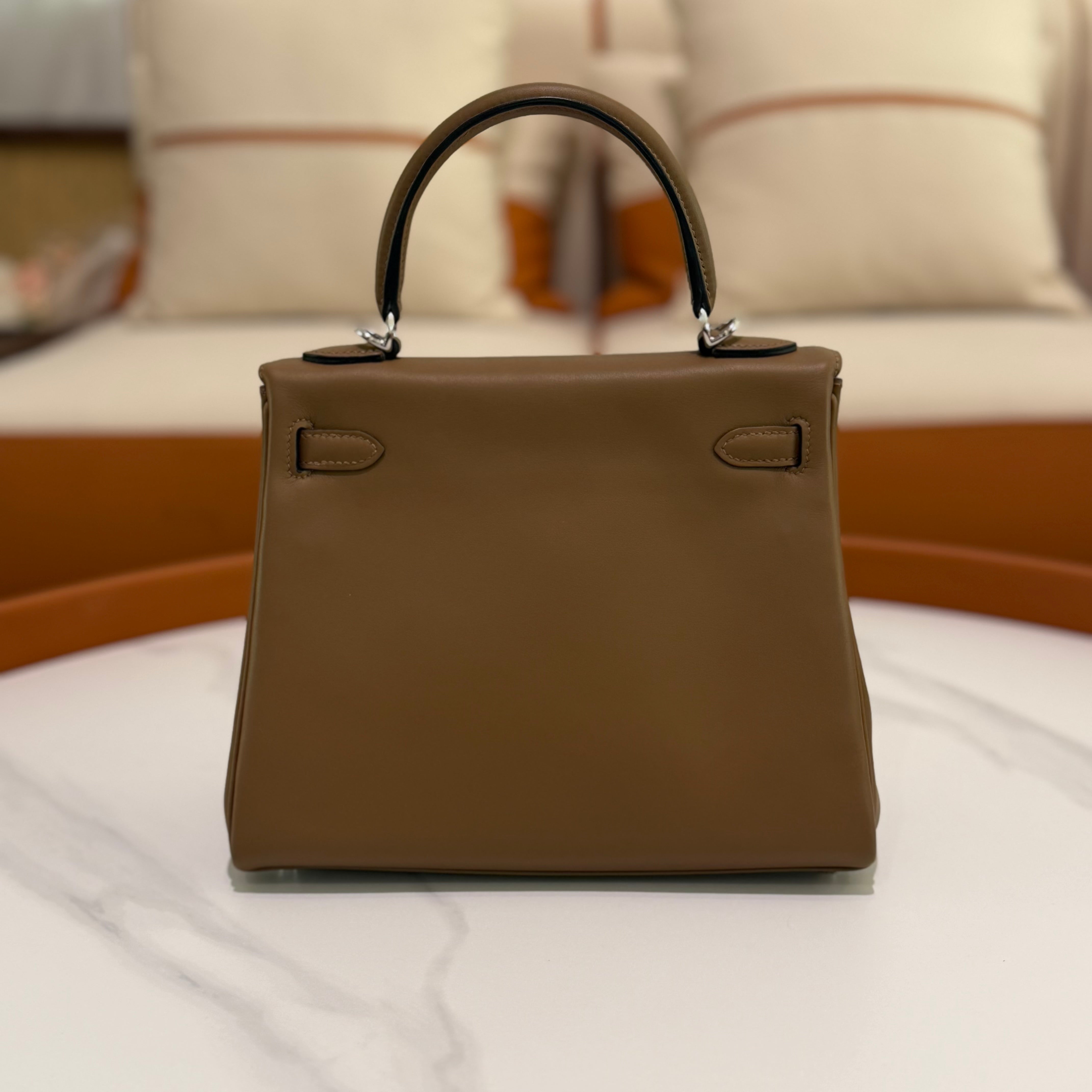 Hermes Kelly 25 Alezan/Beige Swift Leather with Silver Hardware (Stamp W)