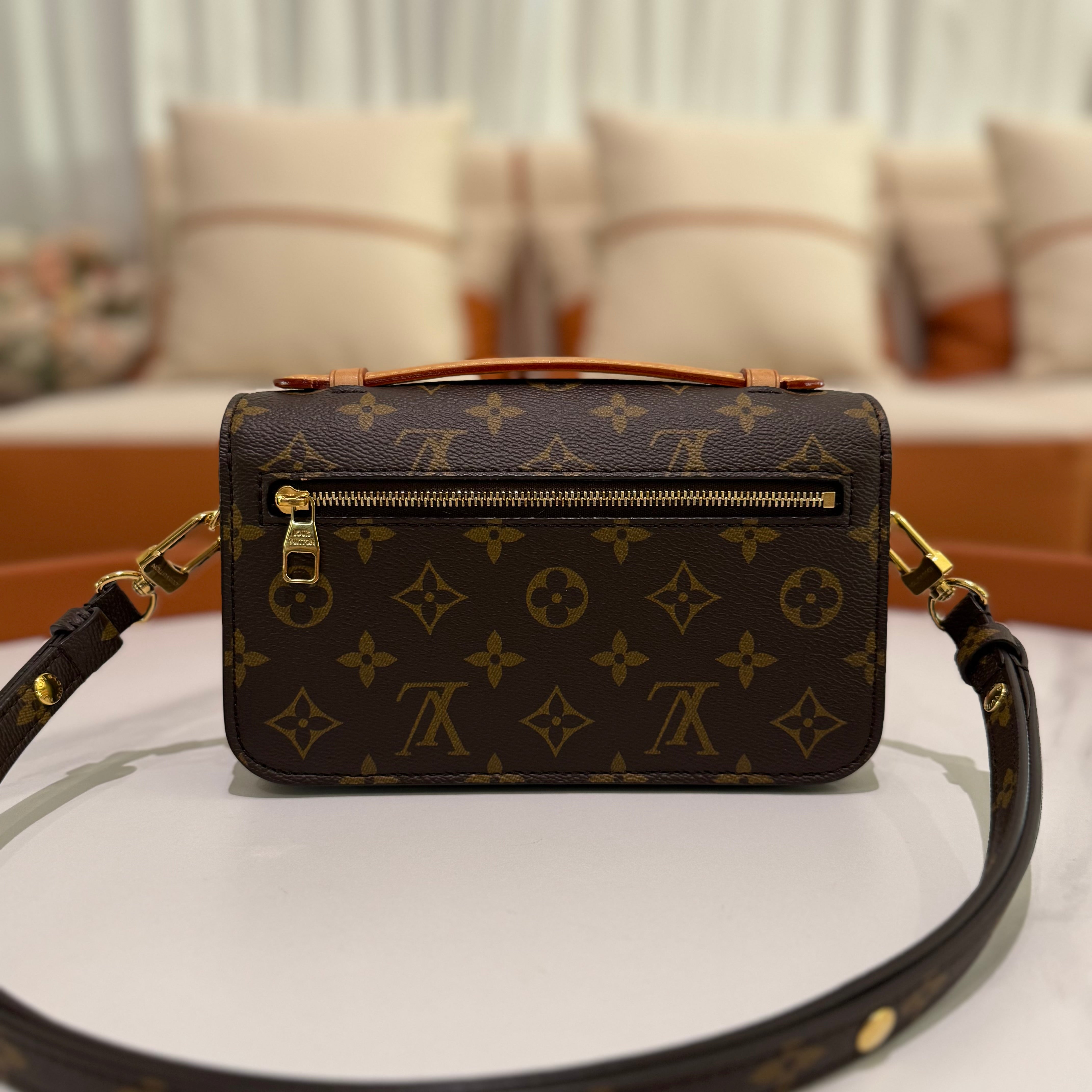 LOUIS VUITTON MÉTIS EAST WEST SHOULDER BAG