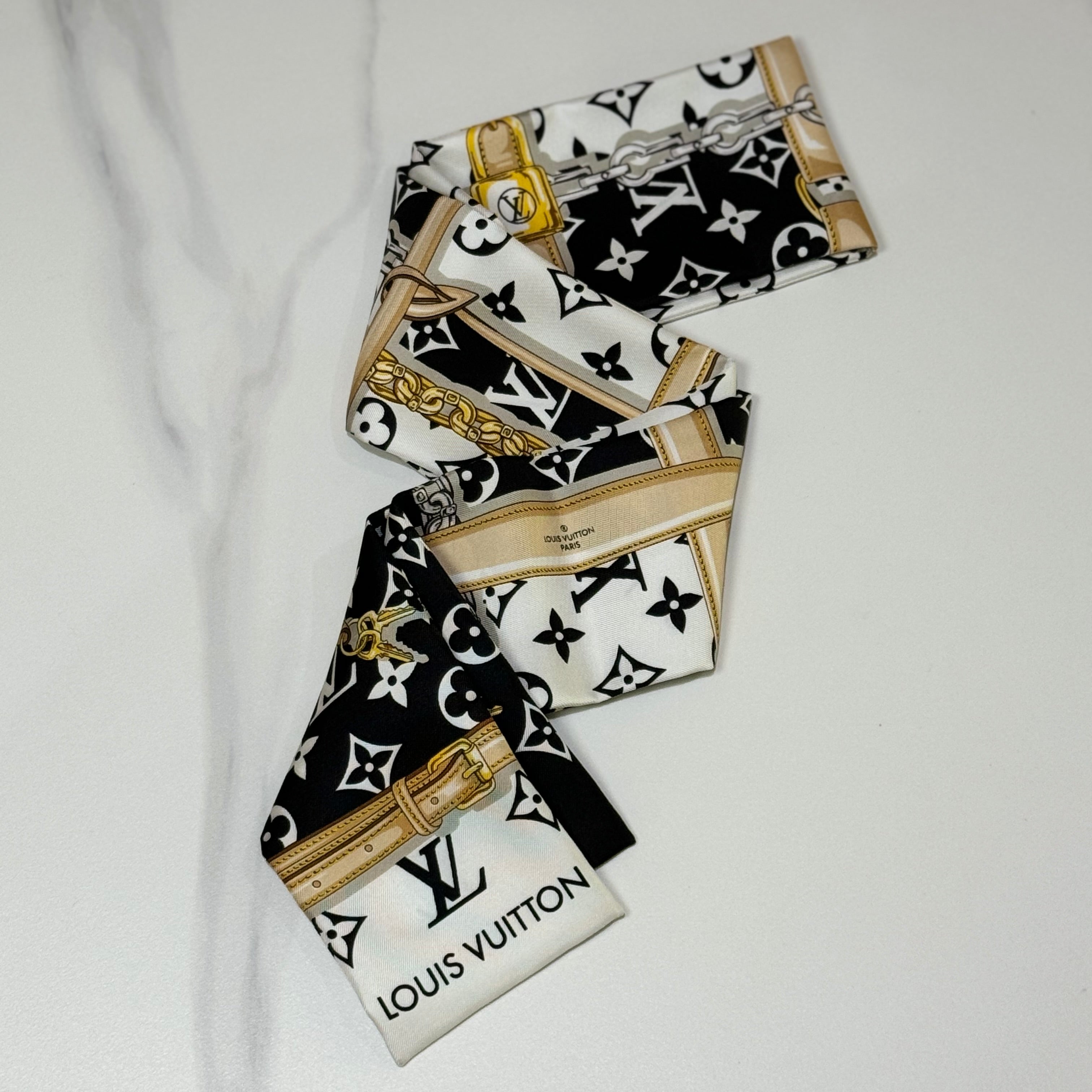LOUIS VUITTON SCARF