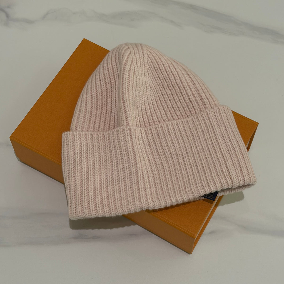 LV Headline Beanie Pink | LOUIS VUITTON