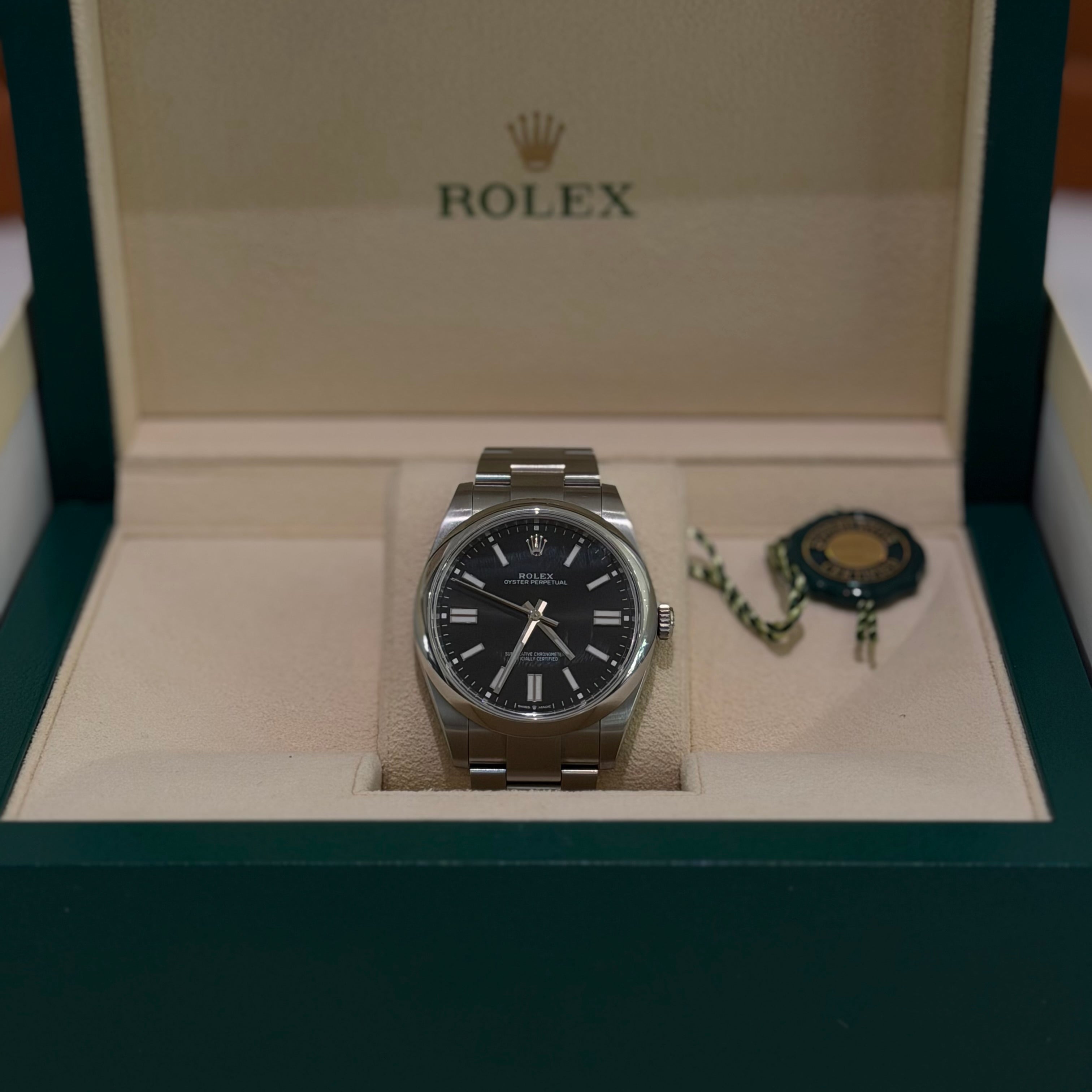 Rolex Oyster Perpetual 124300