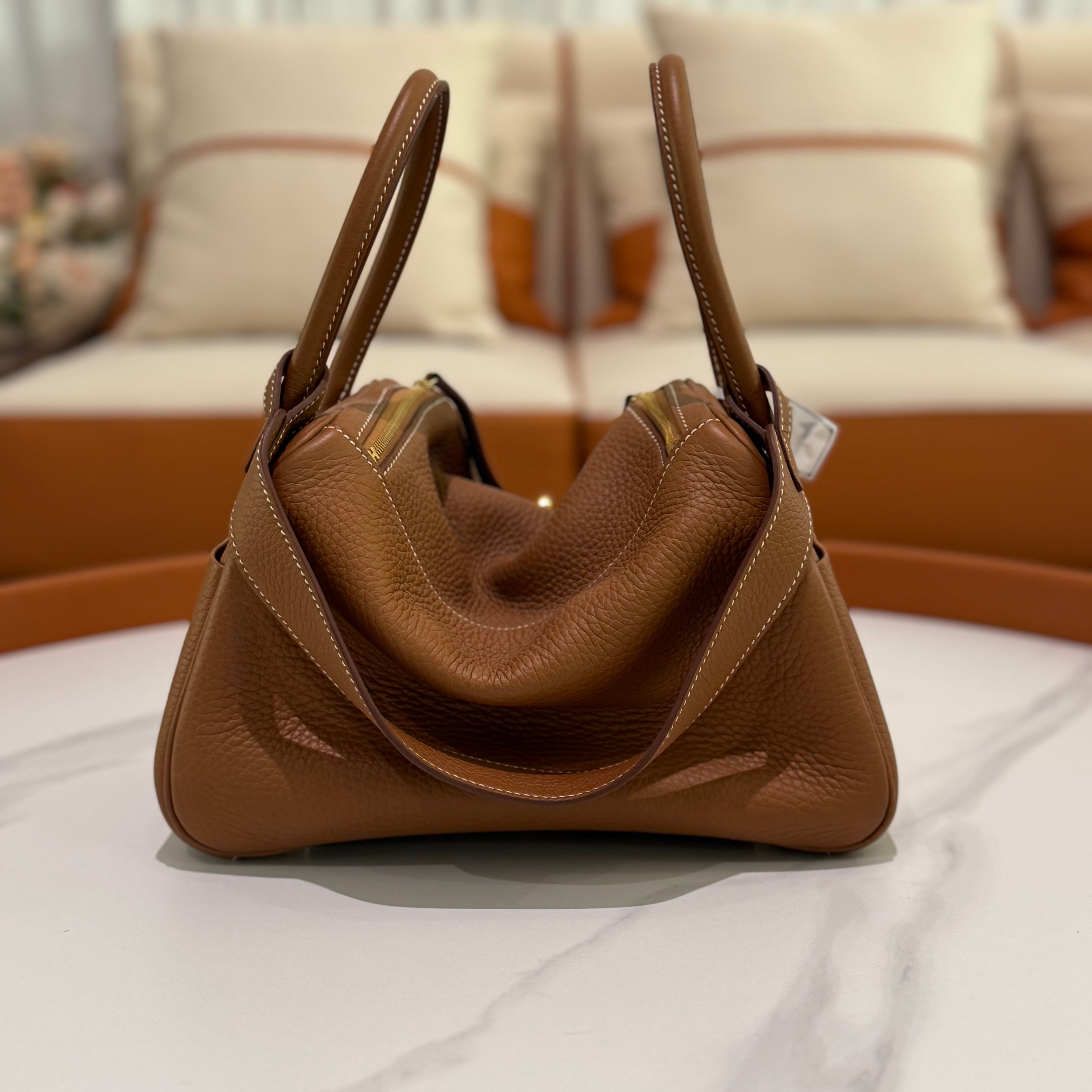 HERMÈS LINDY 26 BROWN WITH GOLD HARDWARE TC LEATHER