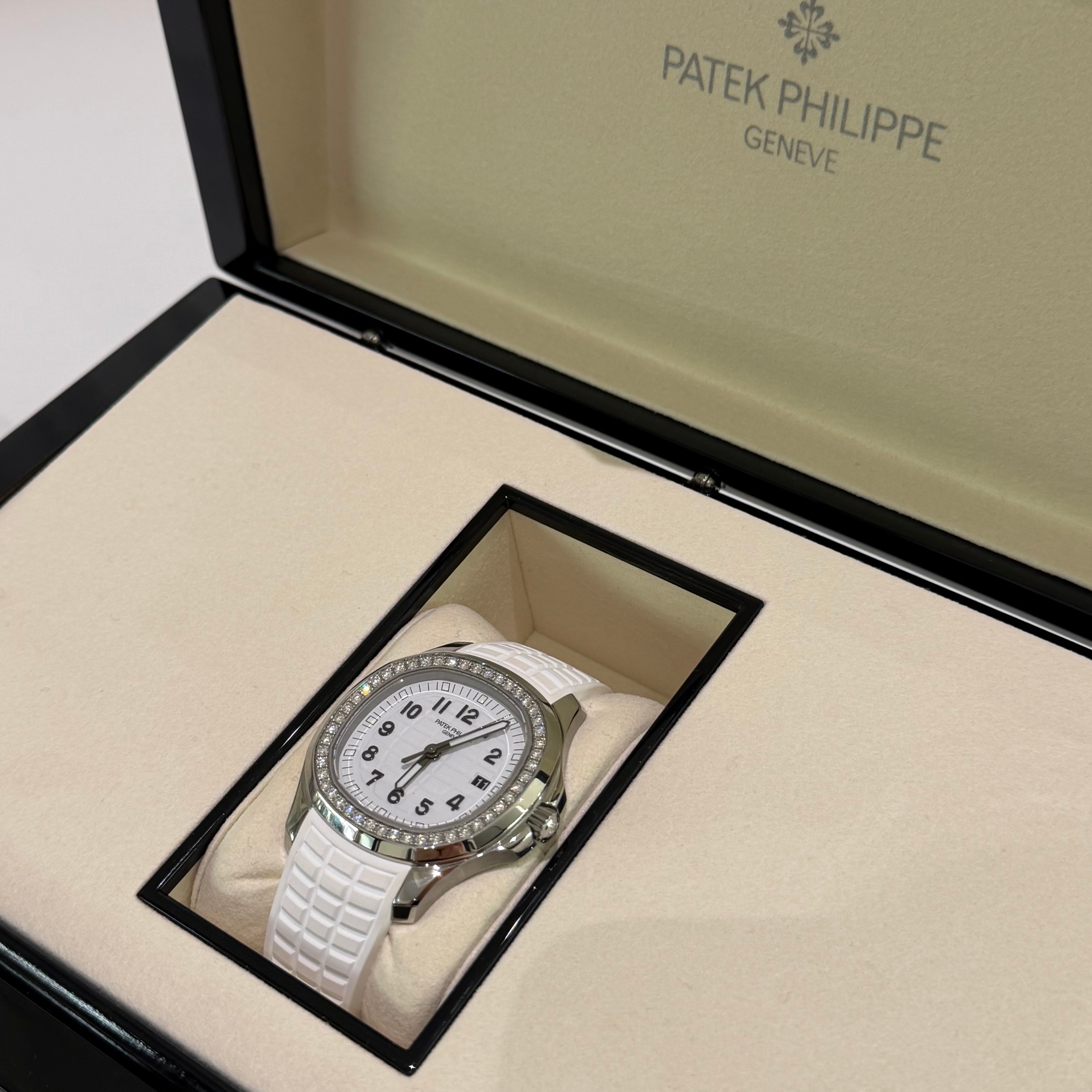 Patek Philippe Aquanaut 5267A “White Grenade” Quartz Watch