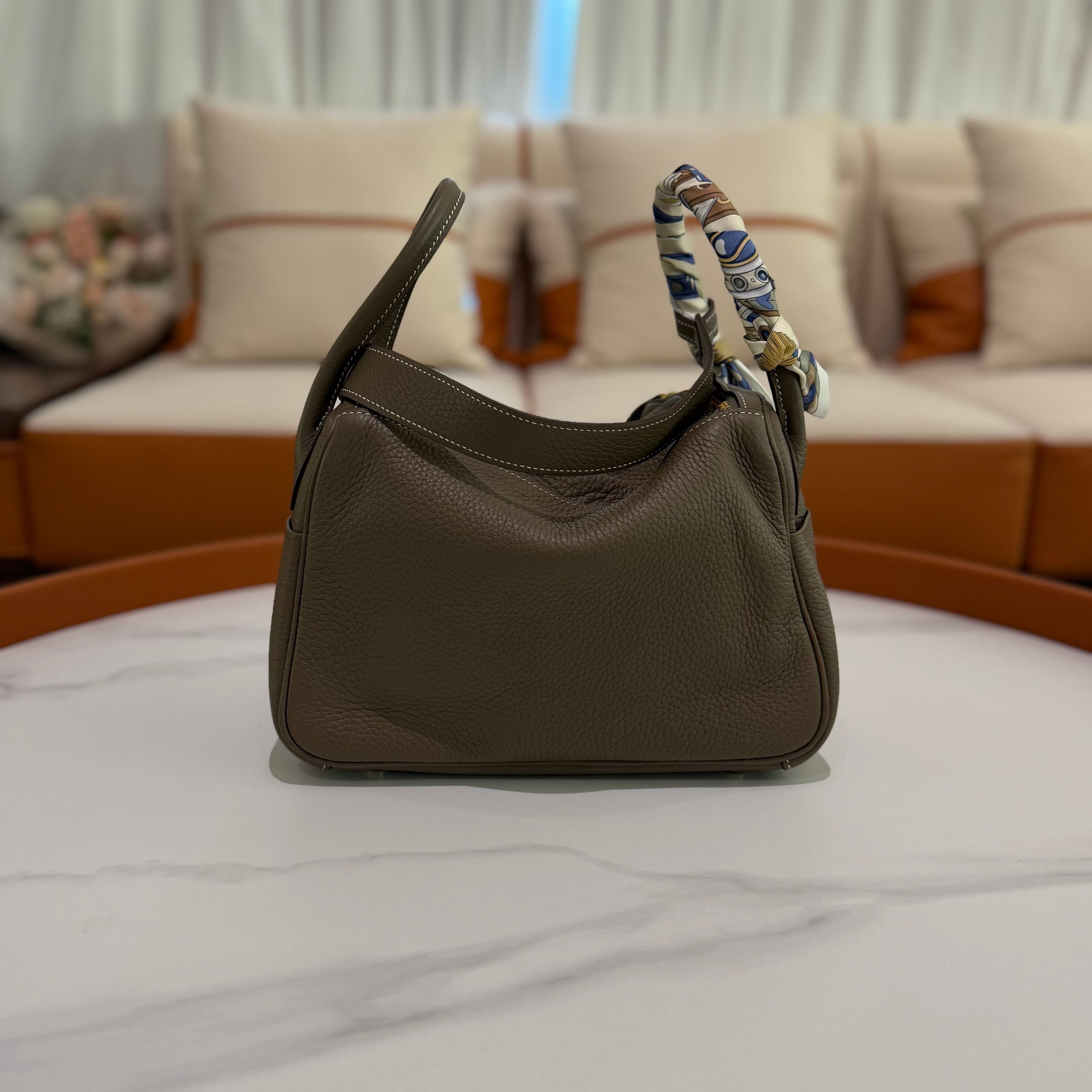 Hermes Lindy 26 Etoupe with Gold Hardware TC Leather (B Stamp)