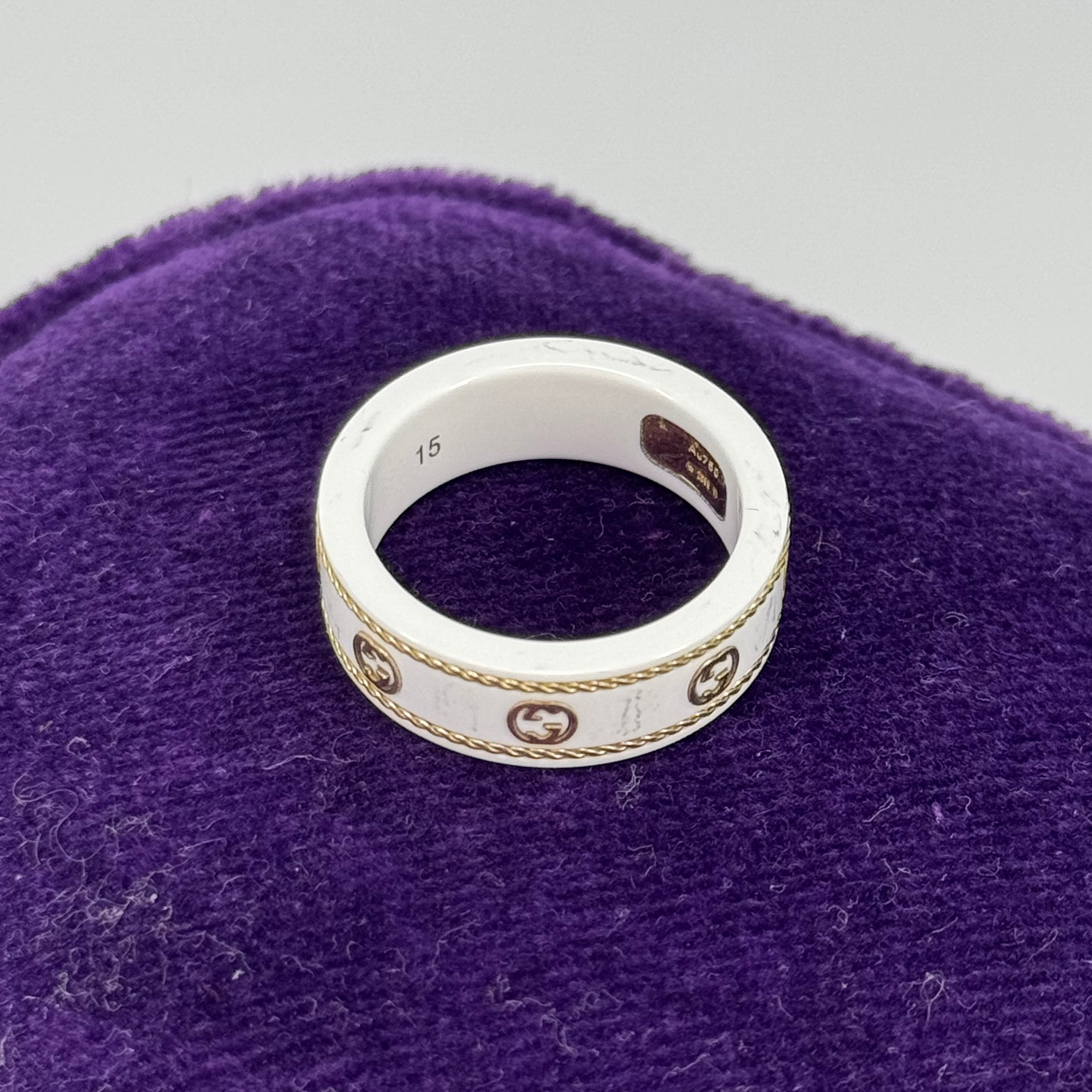 GUCCI ICON RING WITH YELLOW GOLD INTERLOCKING G