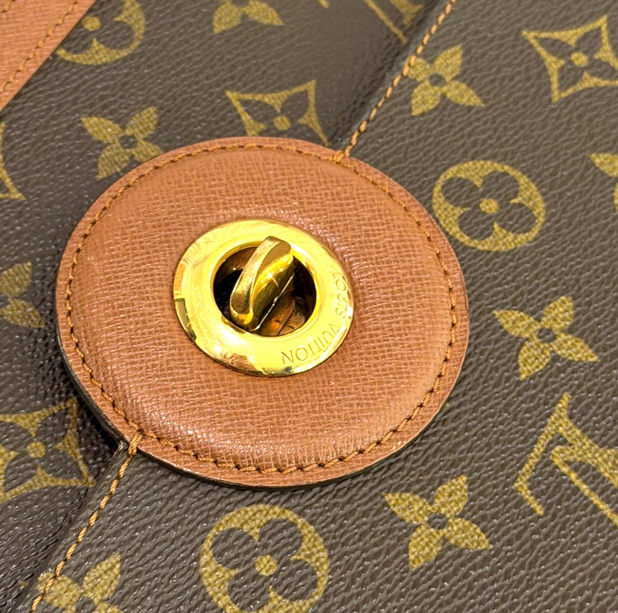 Louis Vuitton Vintage Gold Ring Wheel Bag (Interior Wear)