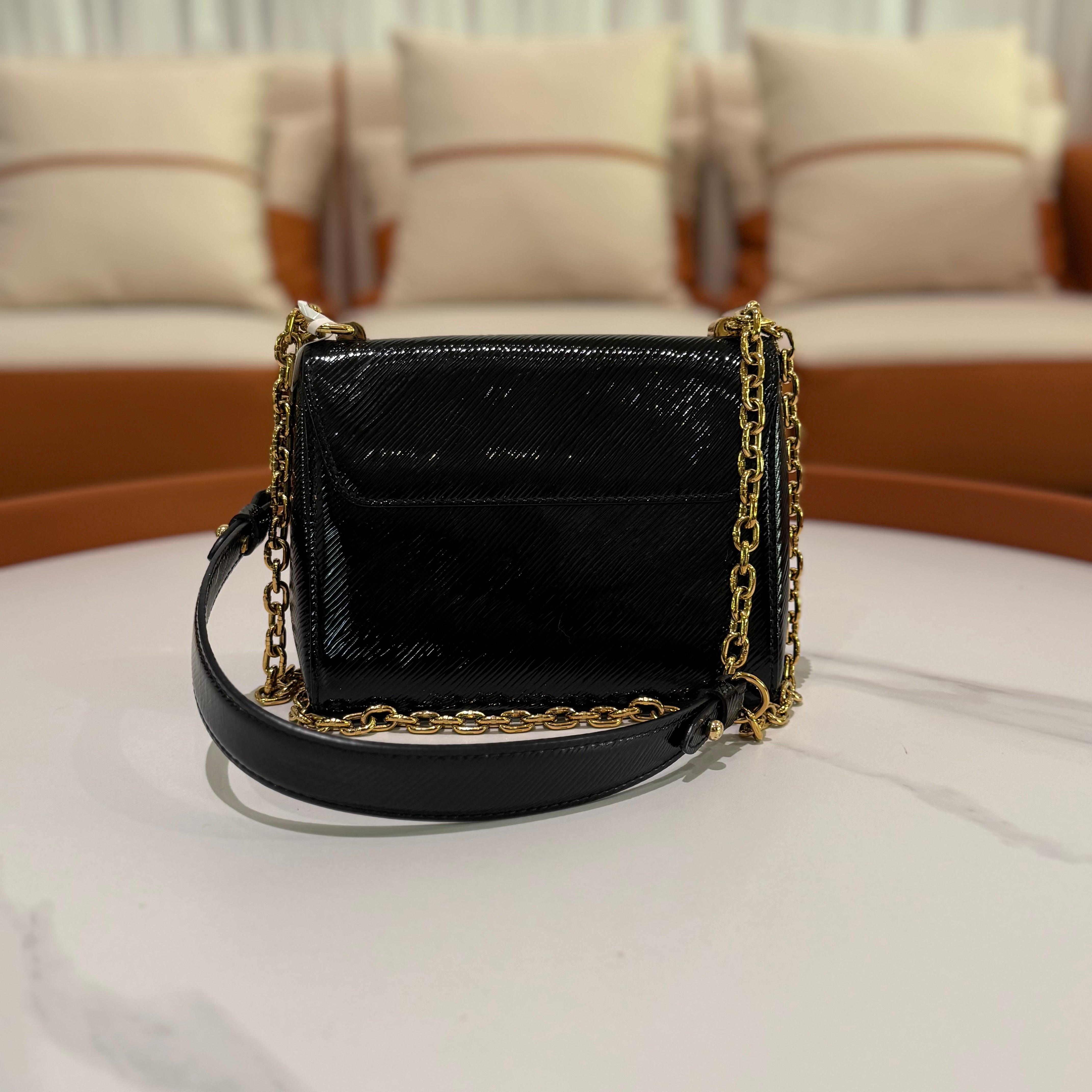 LOUIS VUITTON BLACK VERNIS TWIST BAG