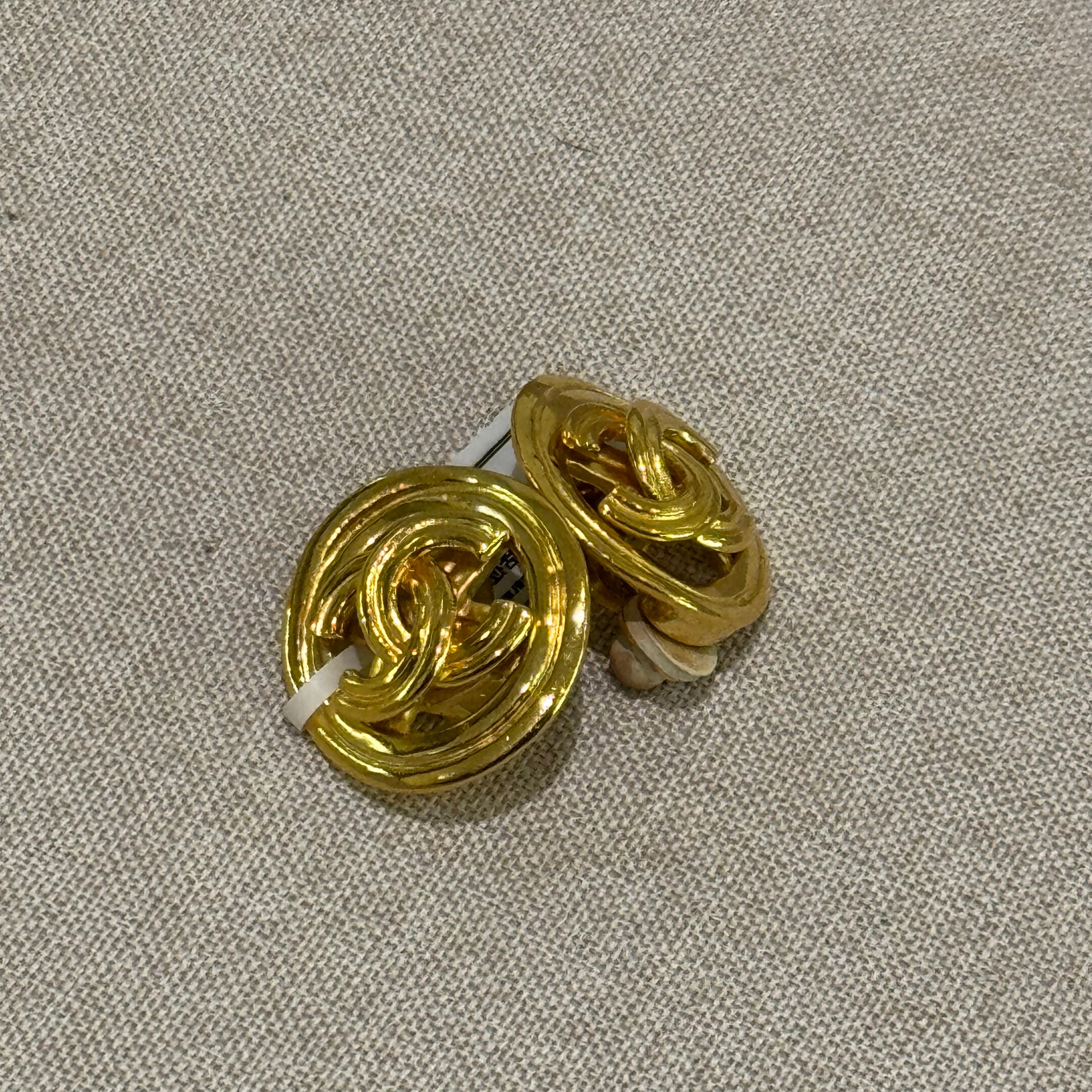 CHANEL VINTAGE DOUBLE C HOOP CLIP-ON EARRINGS