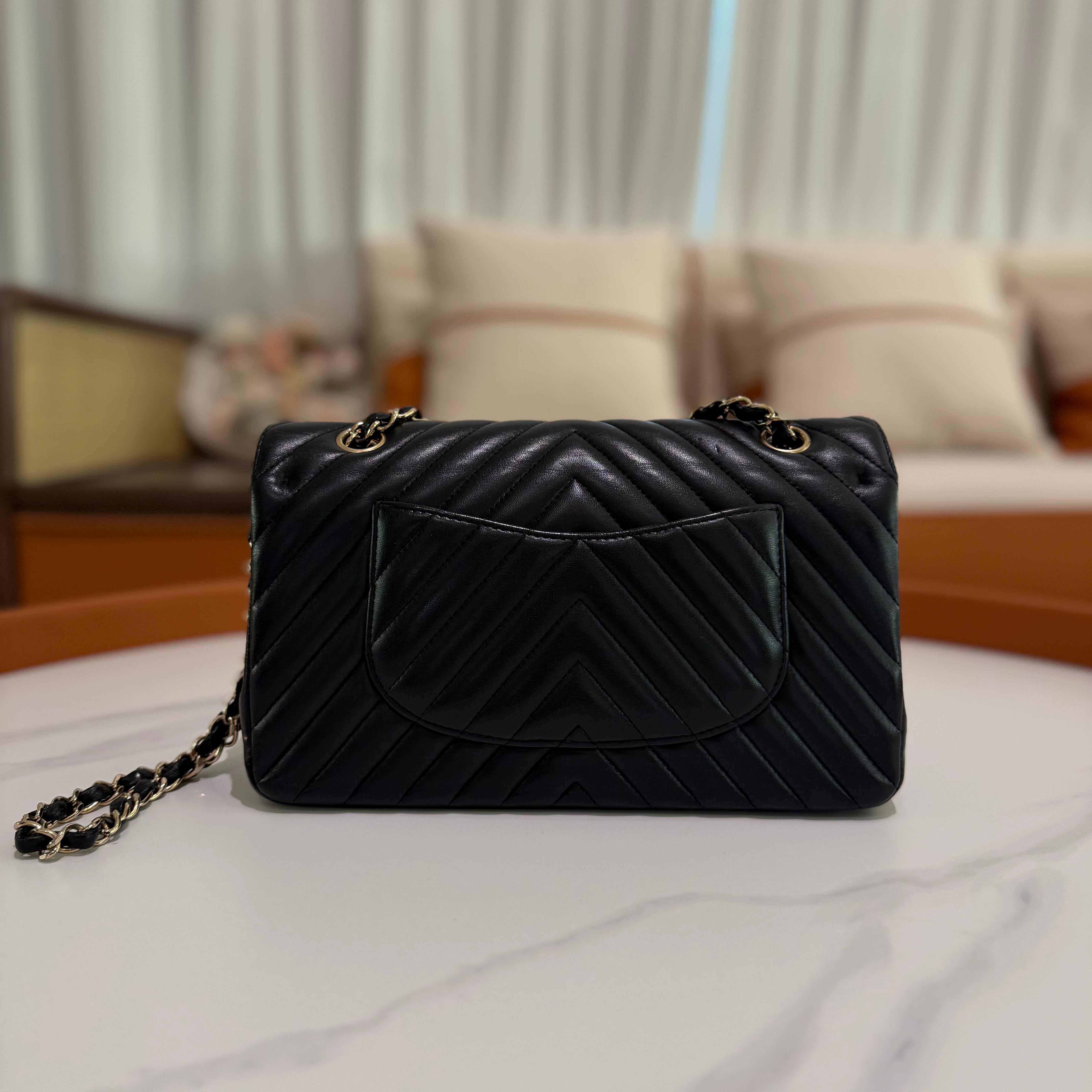 CHANEL CLASSIC FLAP MEDIUM V-QUILTED LAMBSKIN (LASER MODEL)